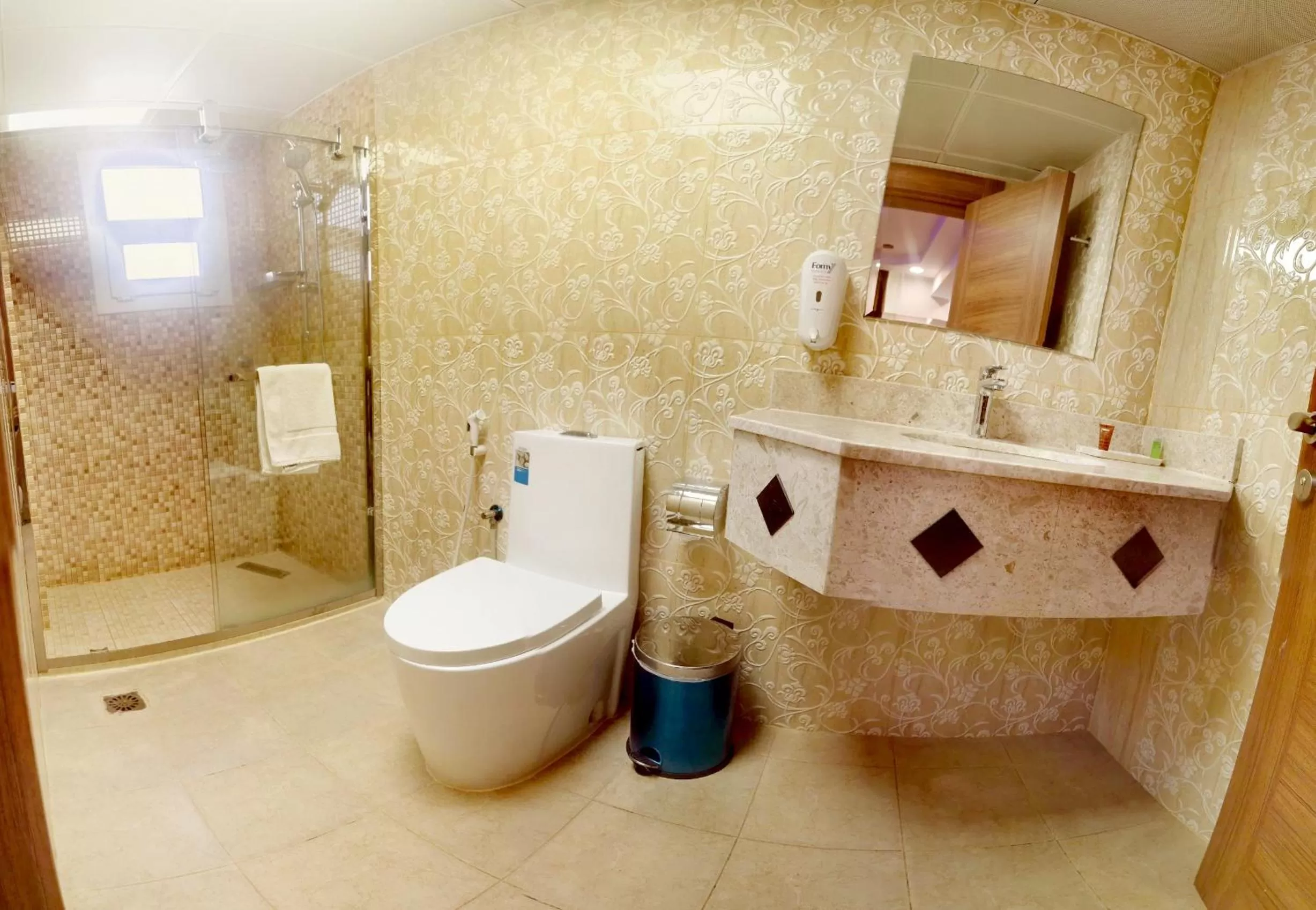 Bathroom in Diamond Star Hotel فندق النجمة الماسية