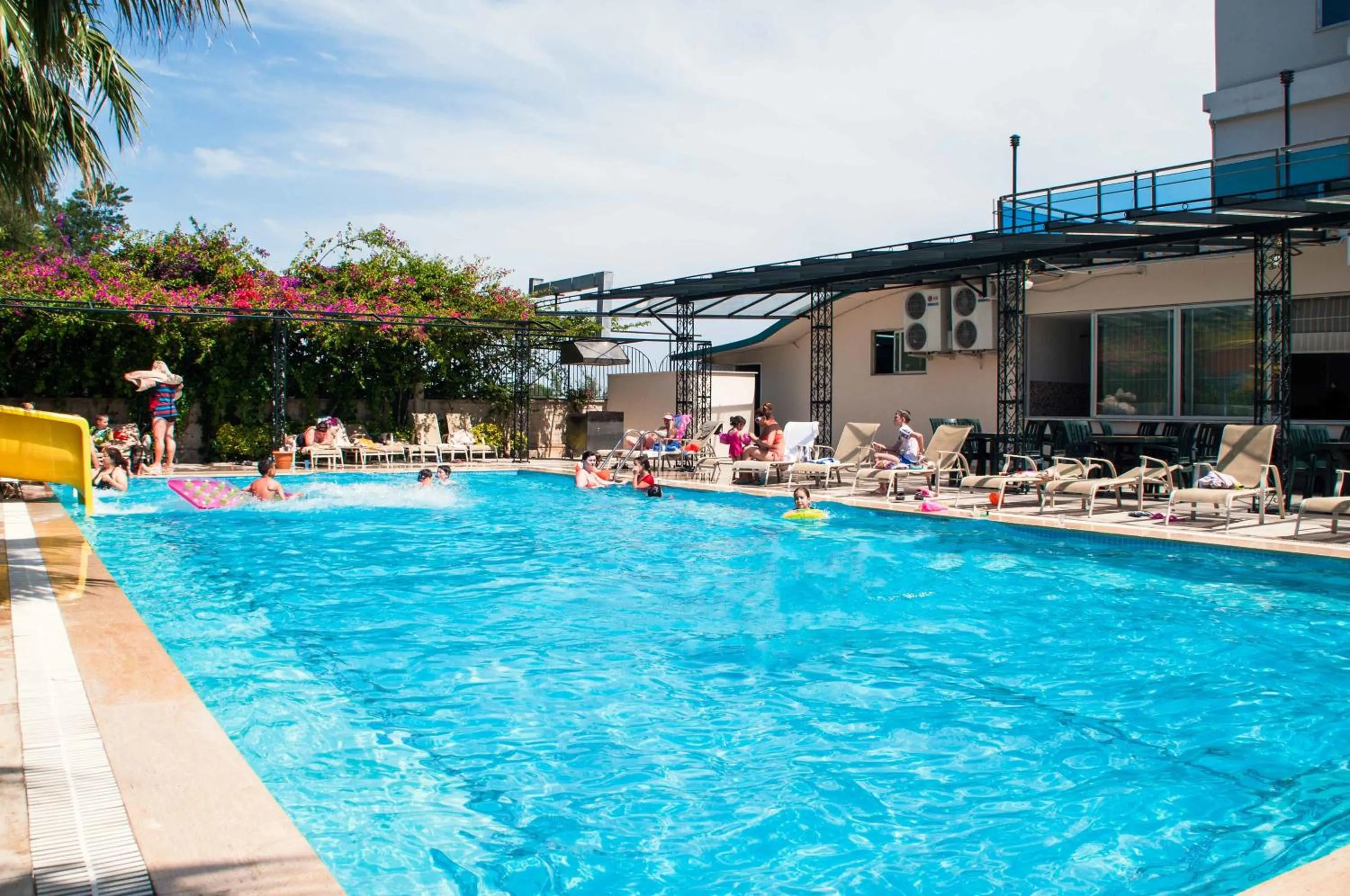 Swimming pool in Belkon Hotel