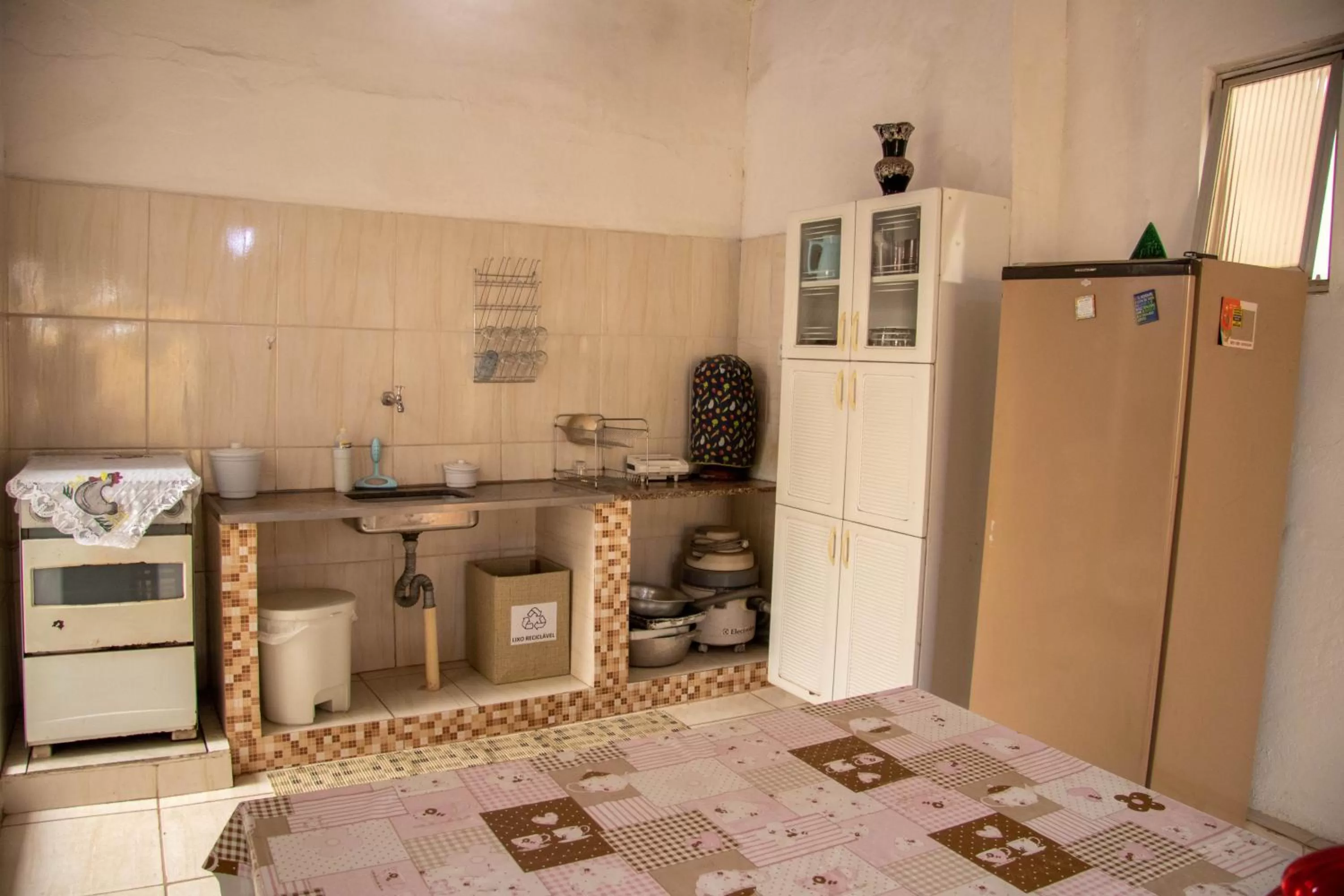 Kitchen or kitchenette in Casa do Juá