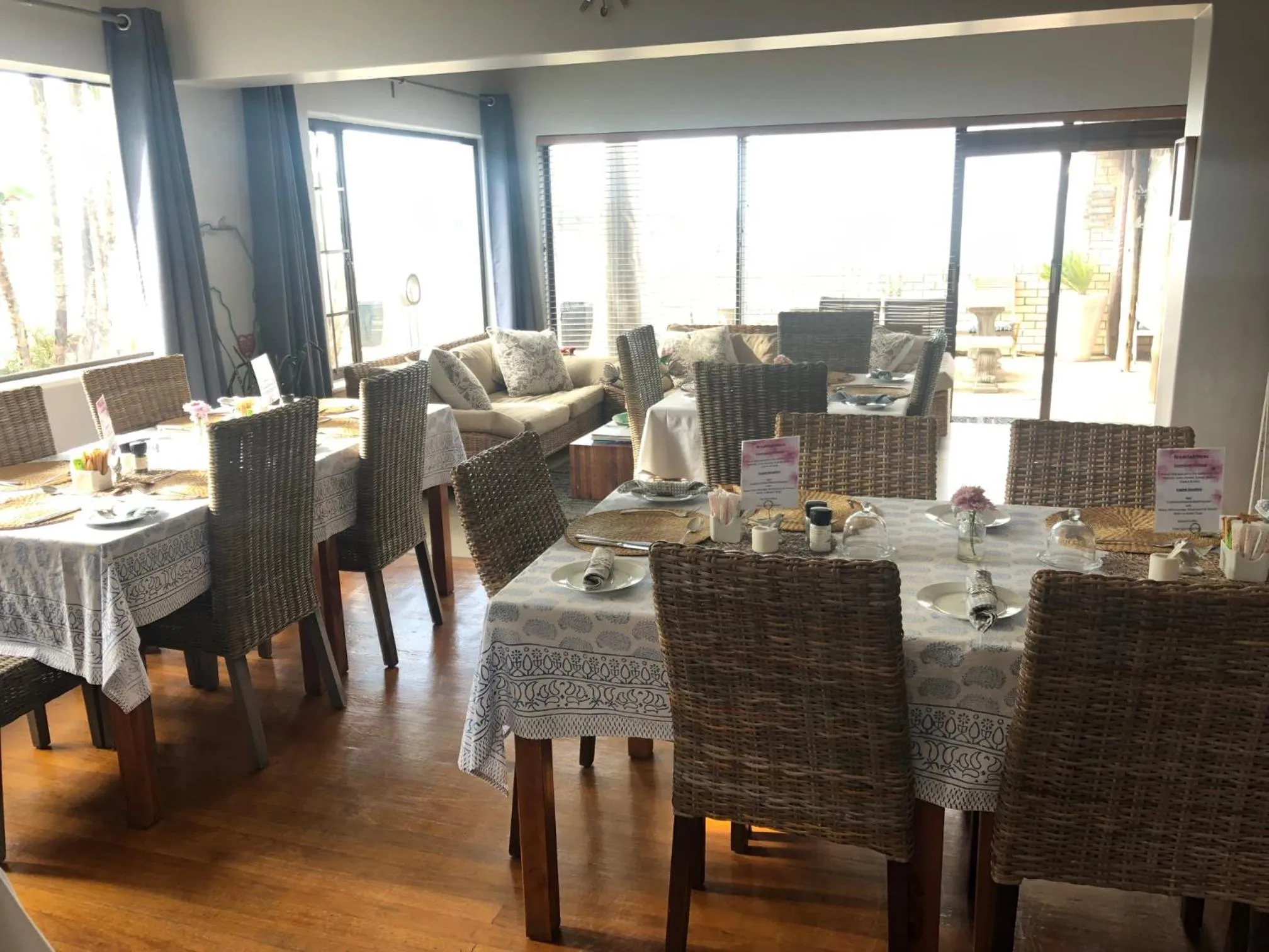 Dining area in Palm Beach Guesthouse