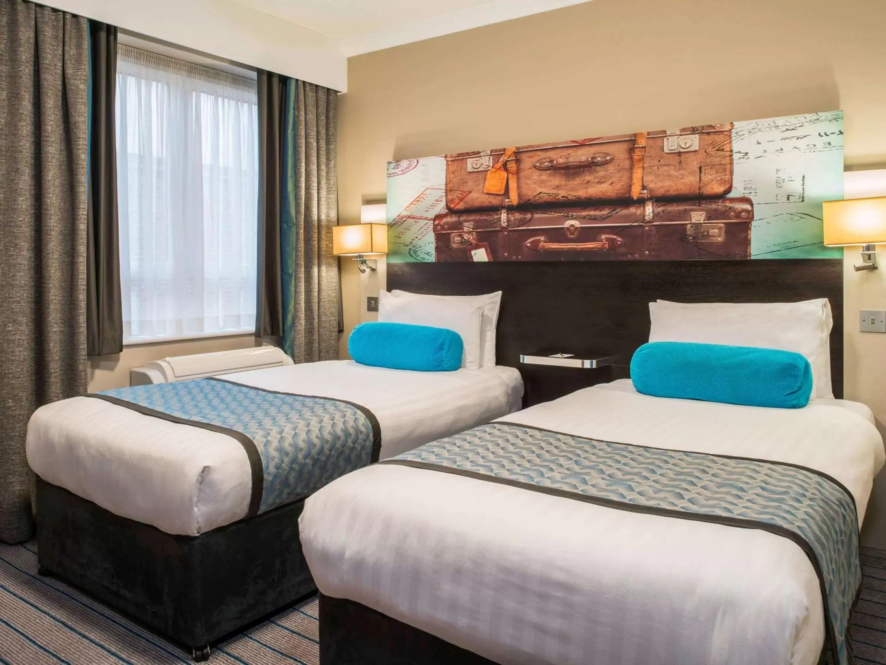 Standard Twin Room in Mercure London Heathrow Airport Standard Twin Room in Mercure London Heathrow Airport