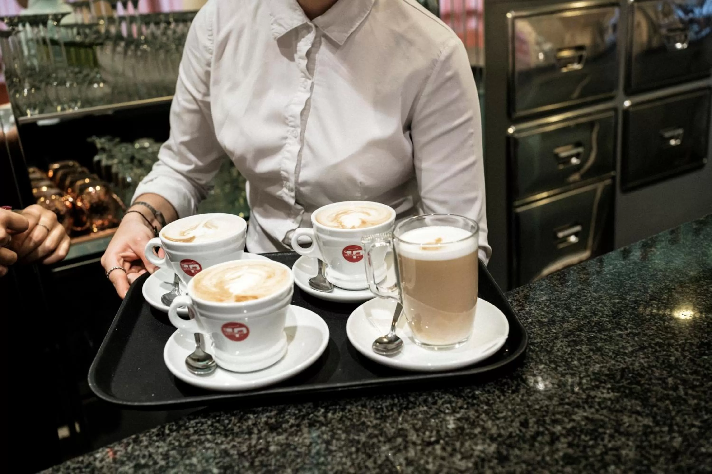 Coffee/tea facilities in Hotel Augustus