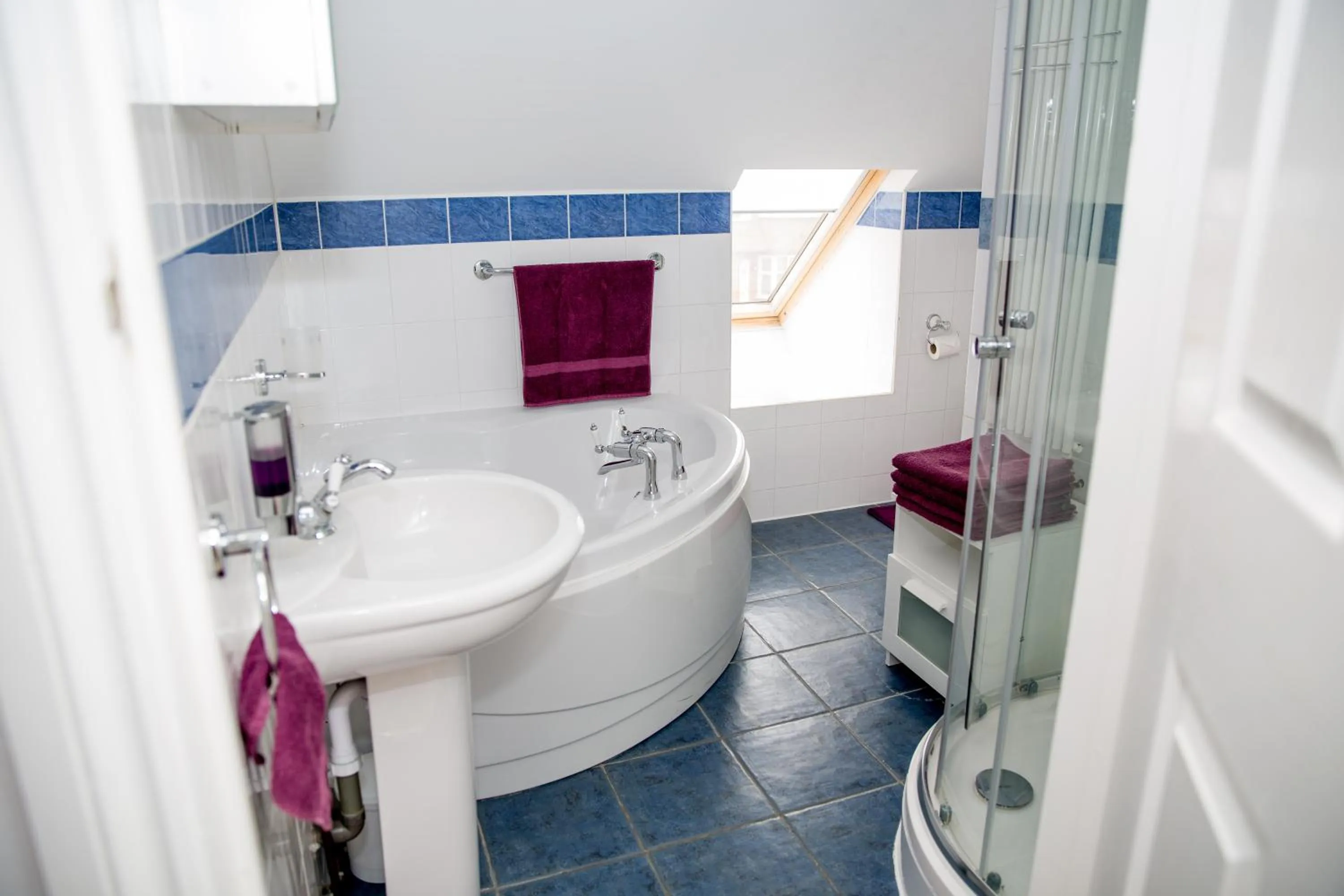 Bathroom in Bay Tree House Bed & Breakfast