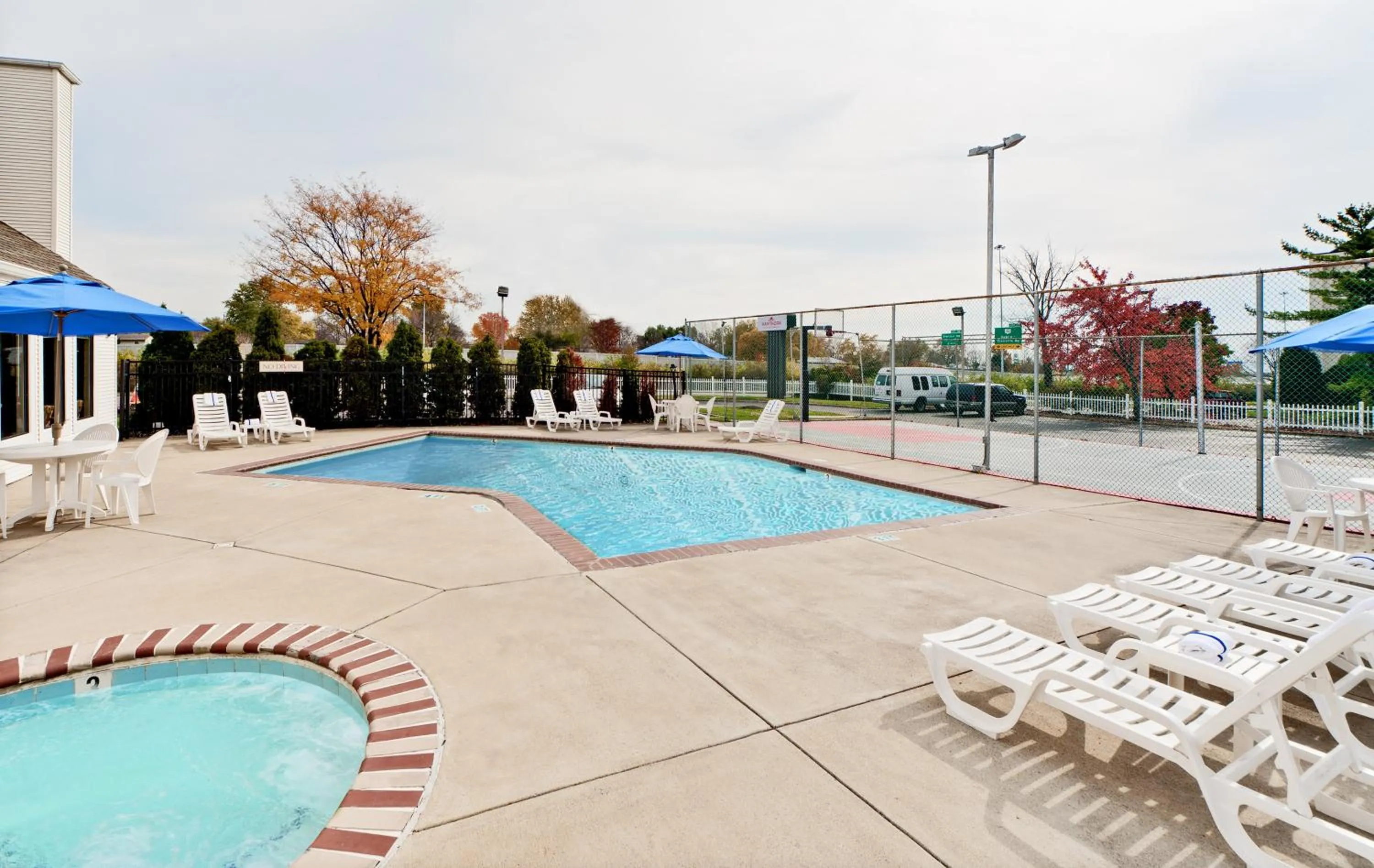 Swimming pool in Hawthorn Extended Stay by Wyndham Columbus