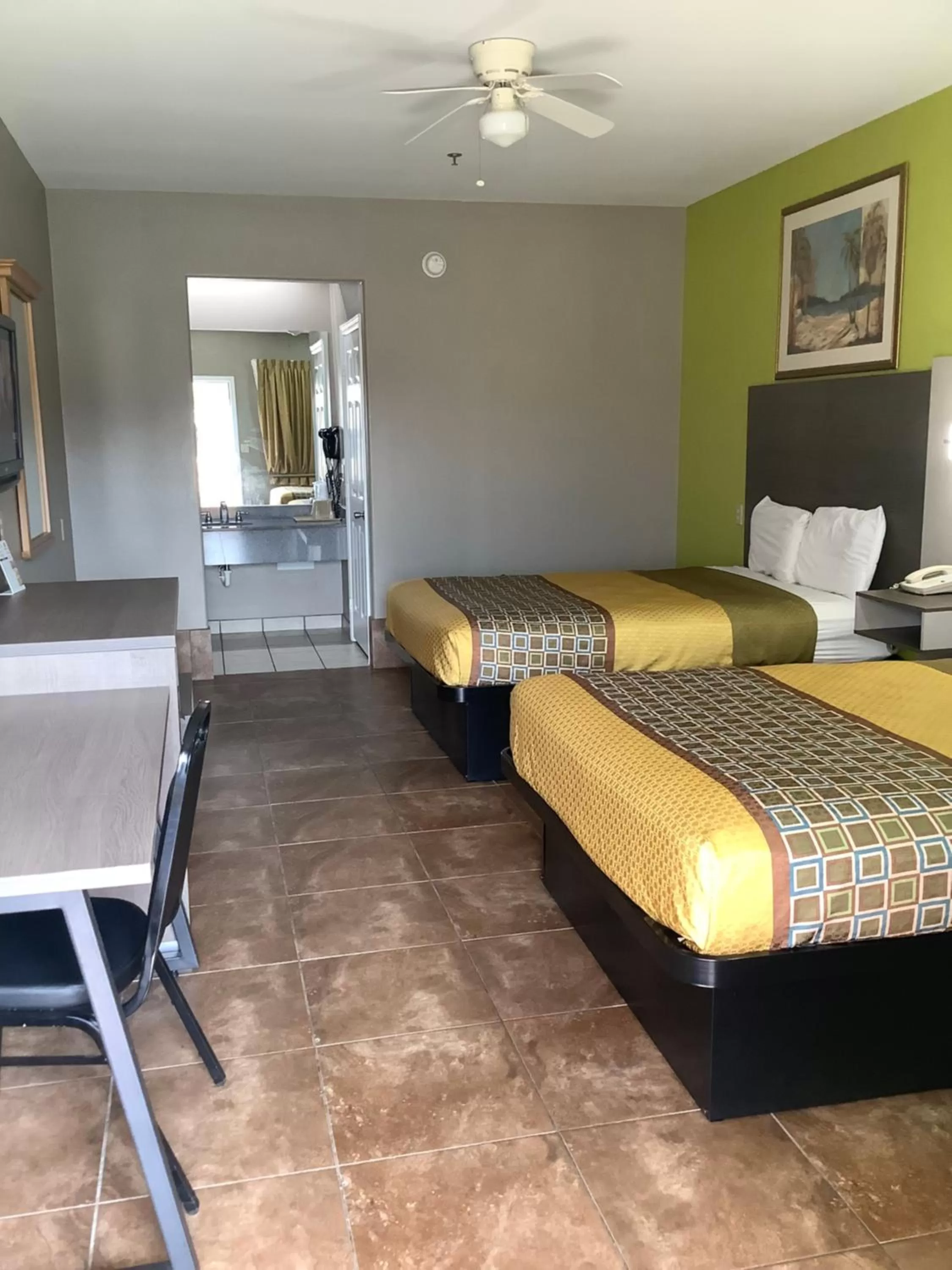 Bed in Texas Inn - Welasco/Mercedes