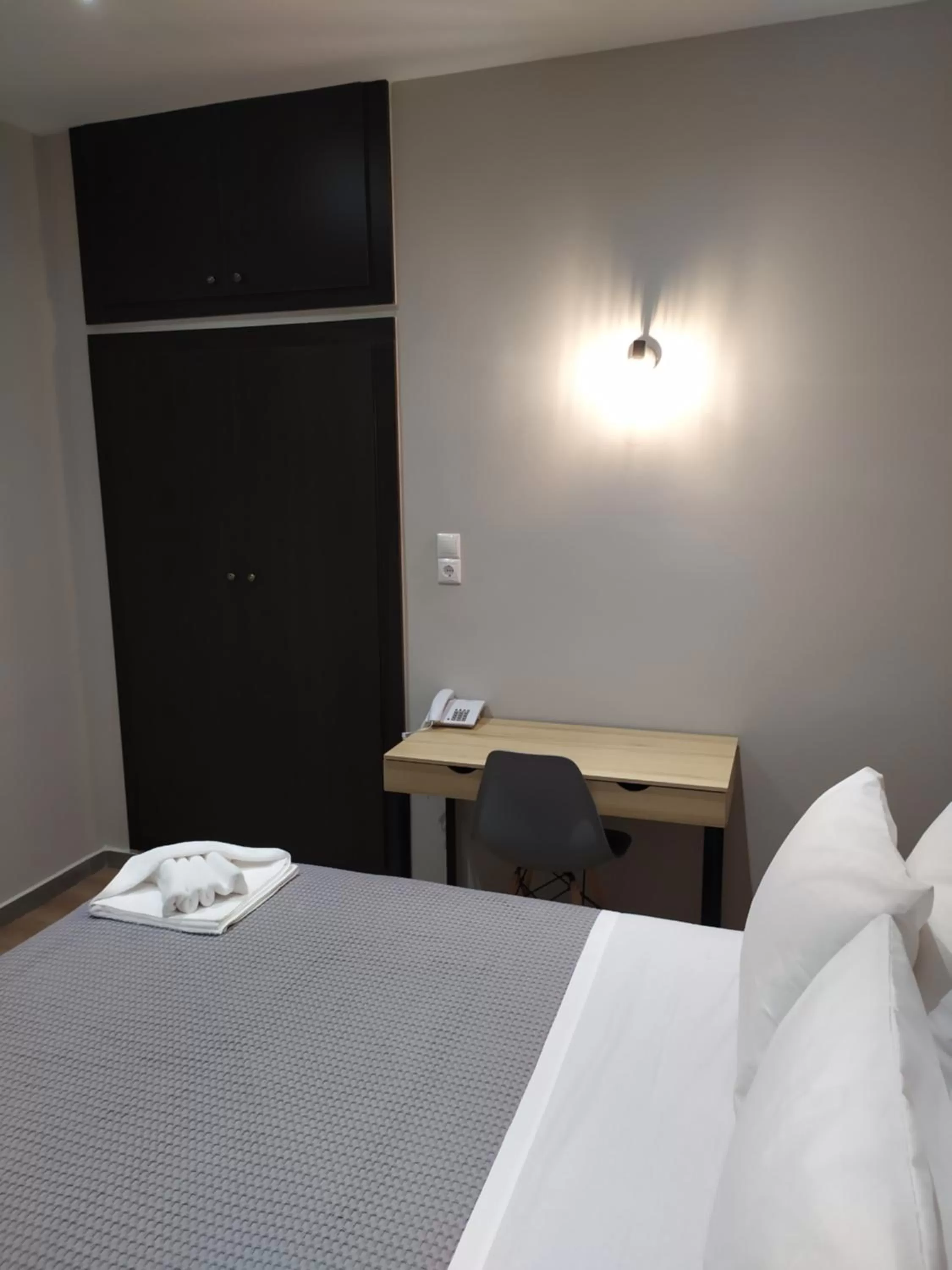 Bed in New Amaryllis Hotel