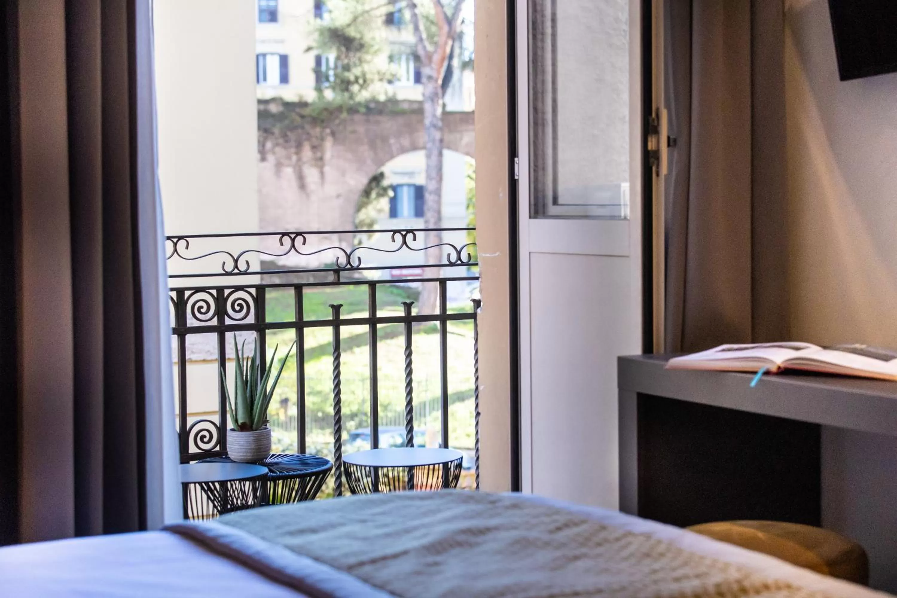 City view, Bed in The Cross Hotel