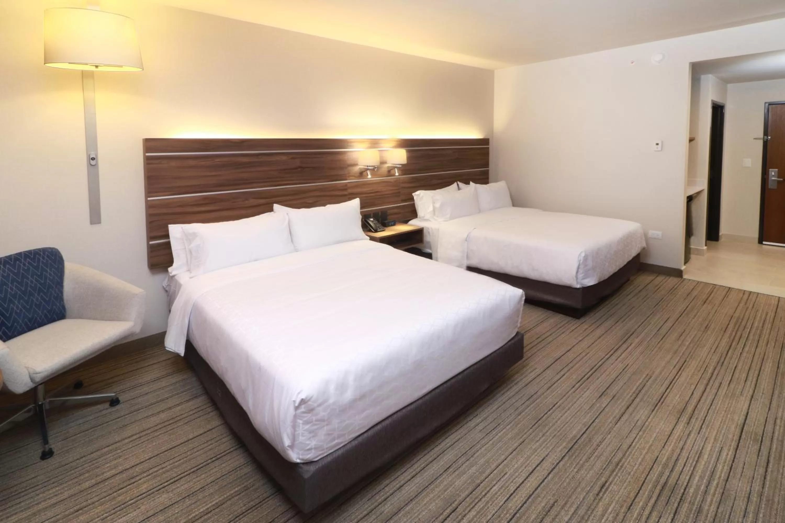 Bed in Holiday Inn Express - Monterrey - Fundidora by IHG
