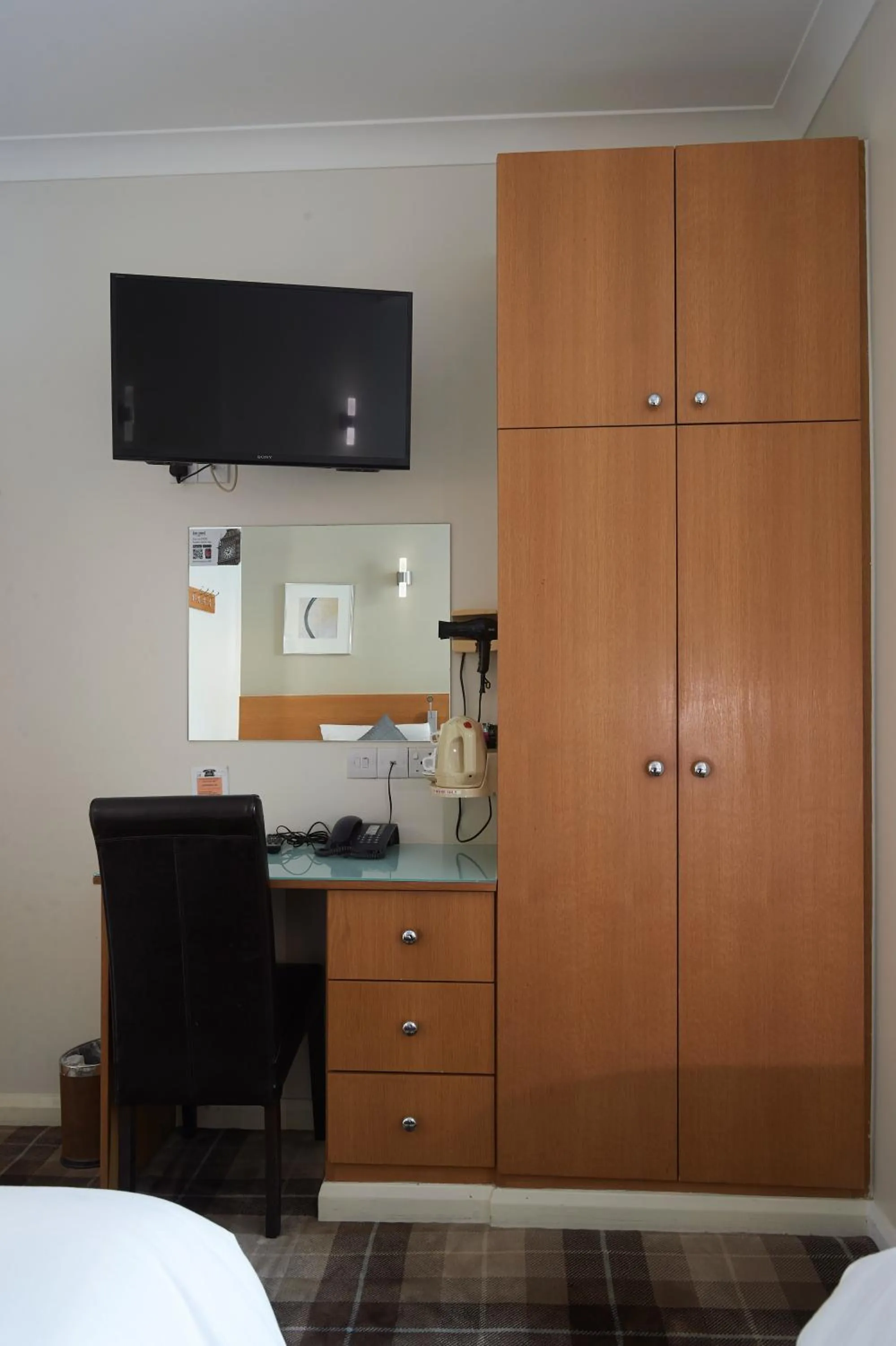 TV and multimedia, Bed in Luna And Simone Hotel