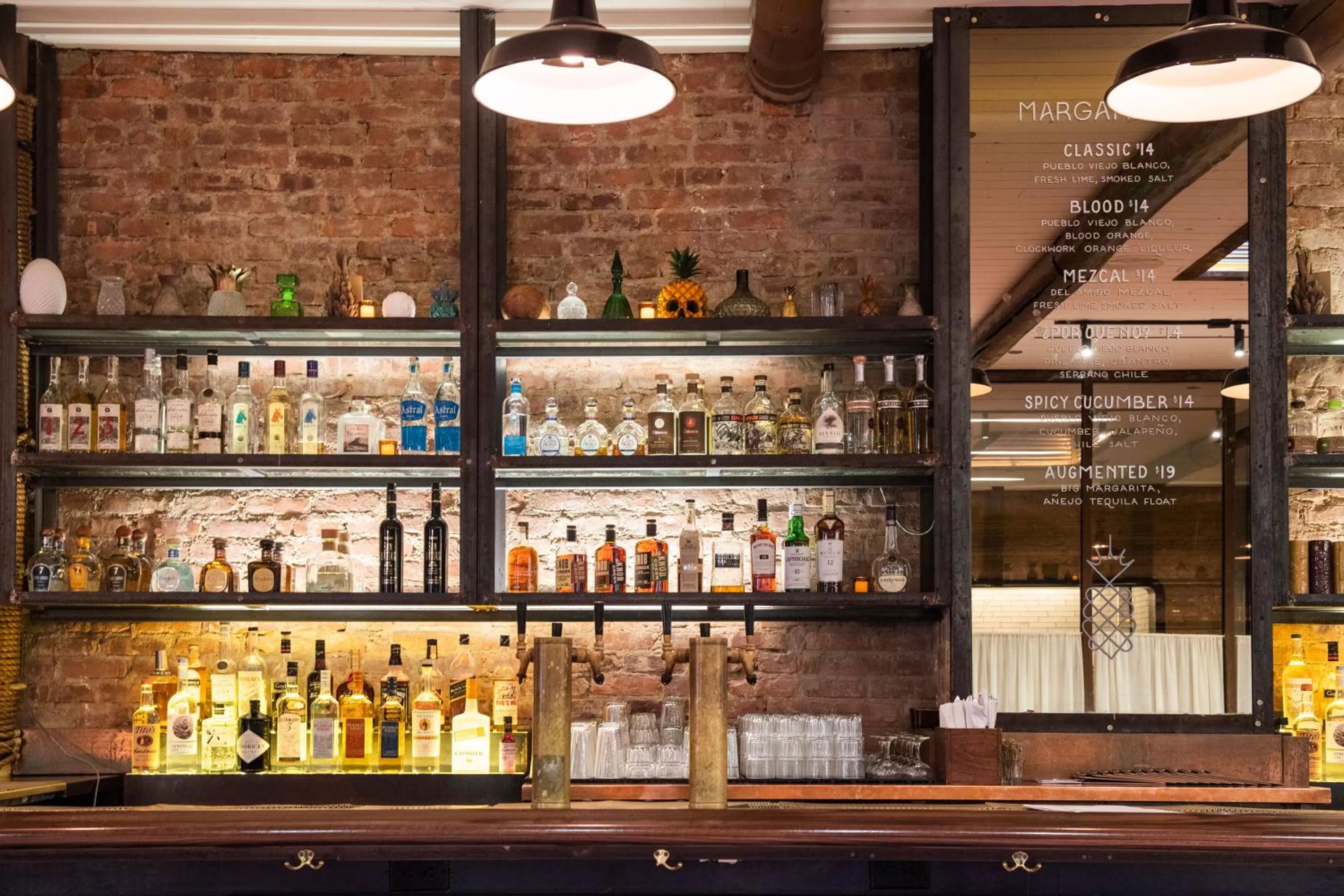 Lounge or bar in Pod 39