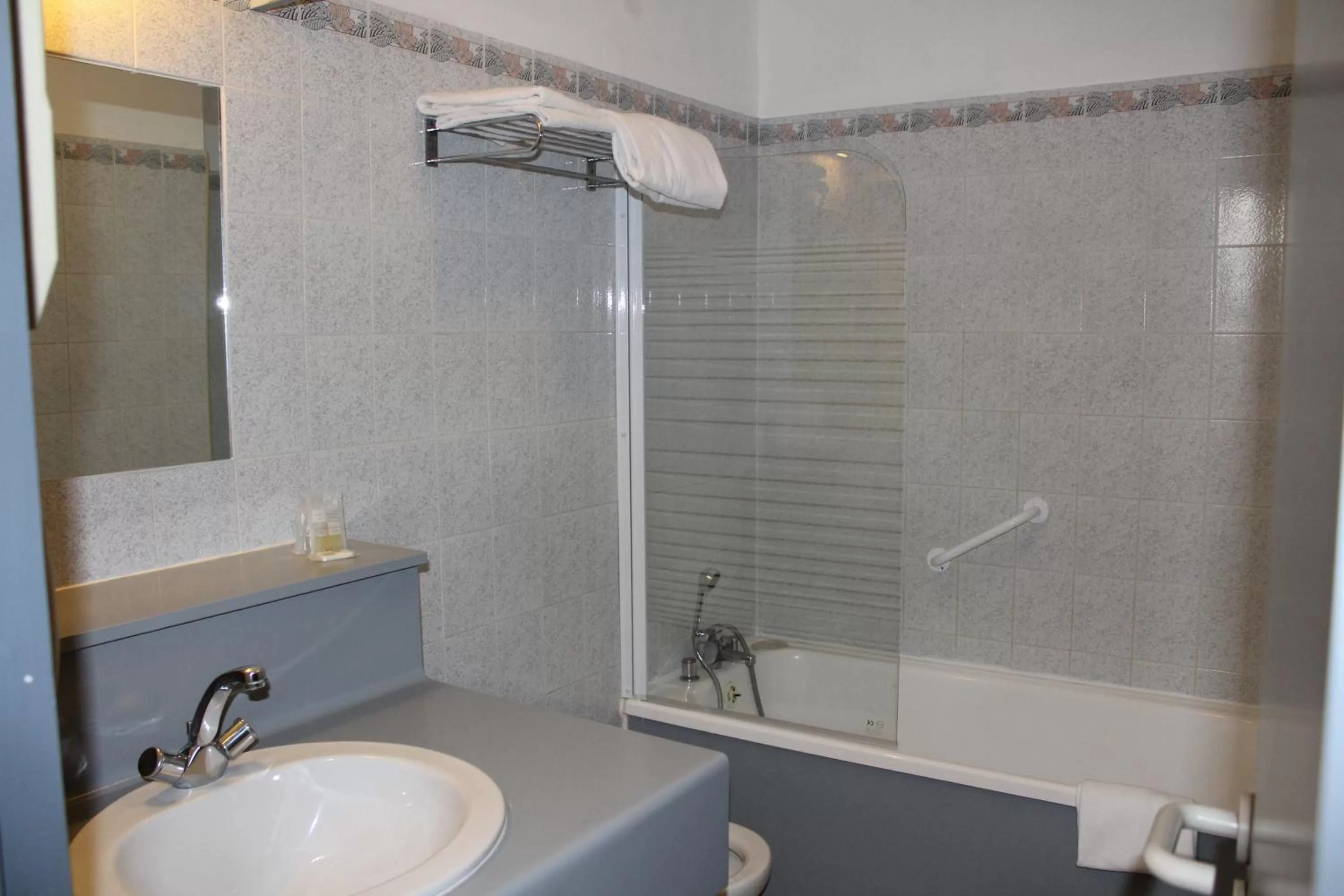 Bathroom in Les Glycines