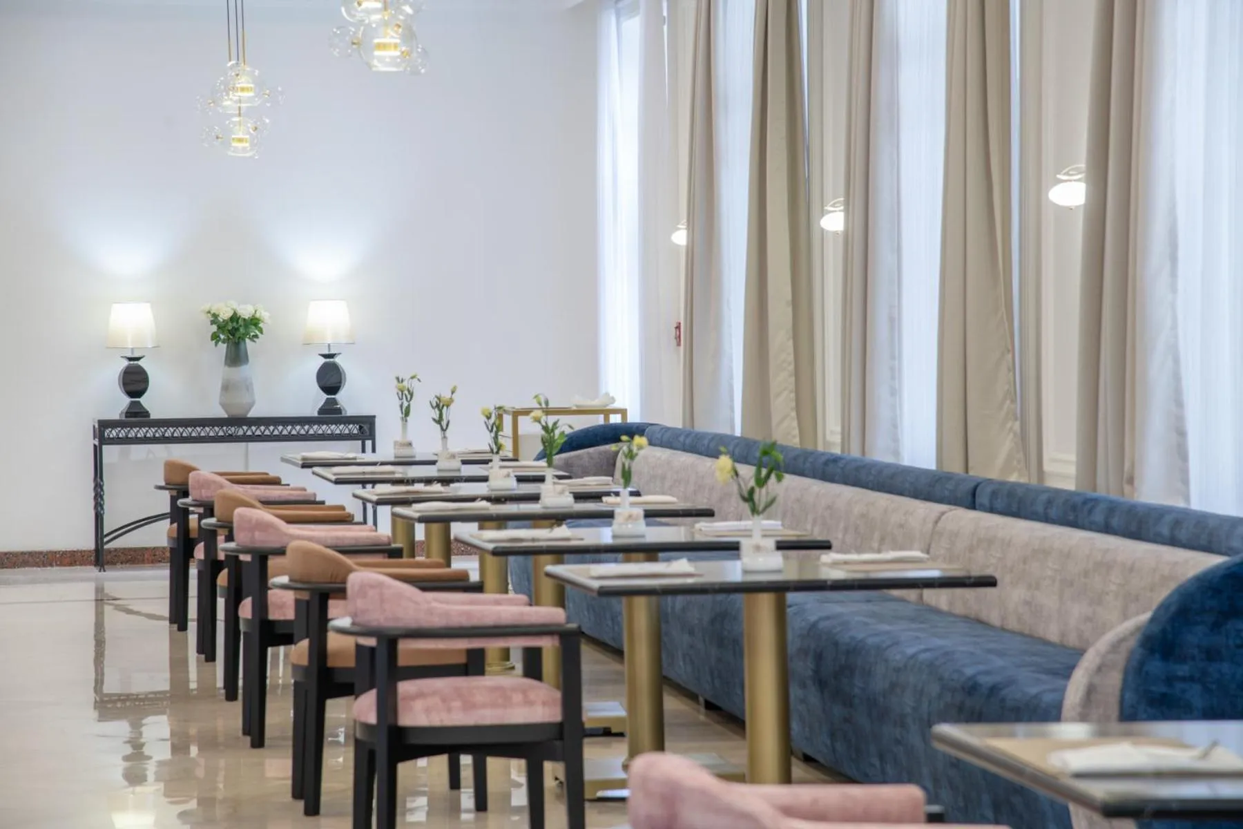 Restaurant/places to eat in LOTTE City Hotels Tashkent Palace