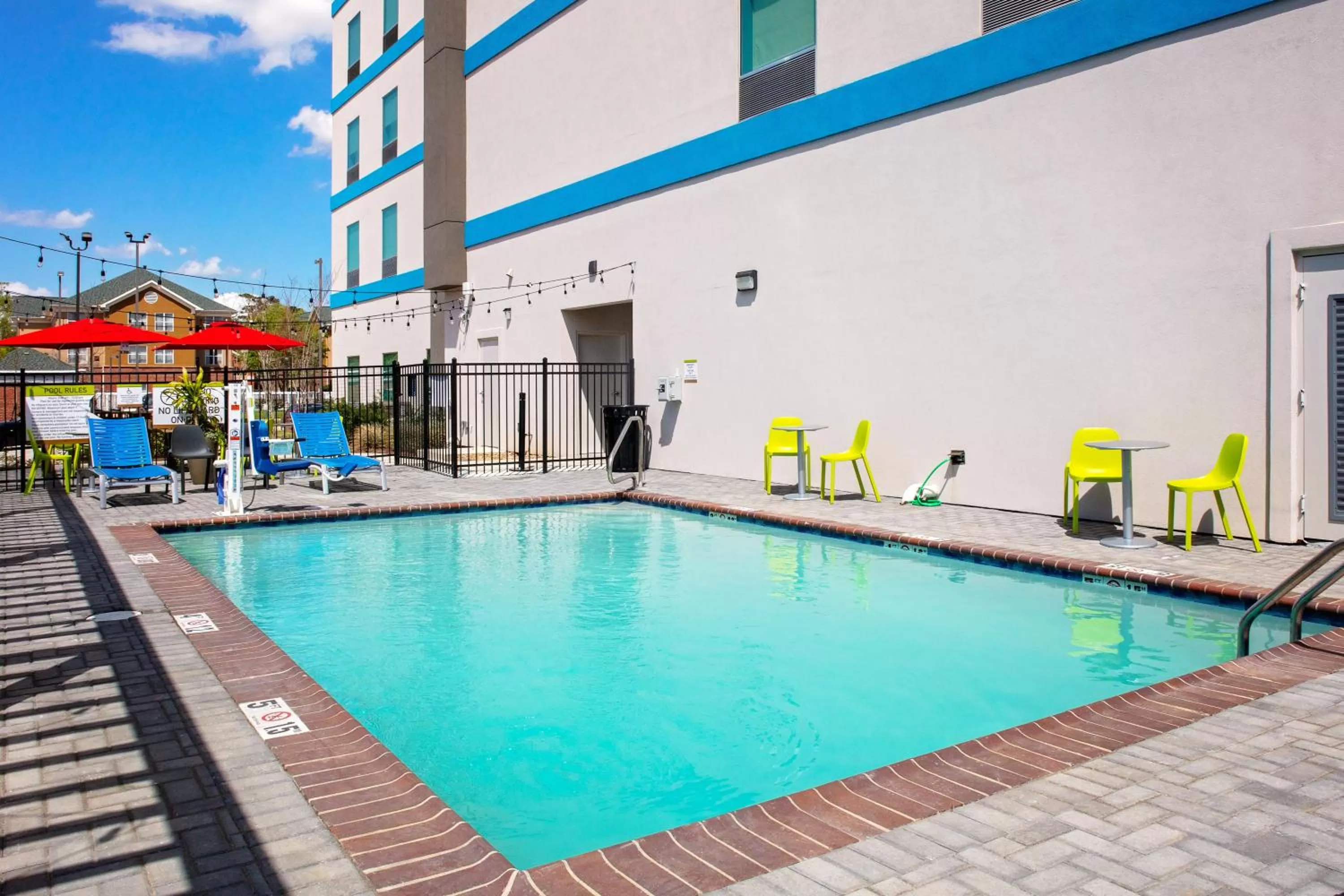 Pool view in Home2 Suites By Hilton Baton Rouge Citiplace