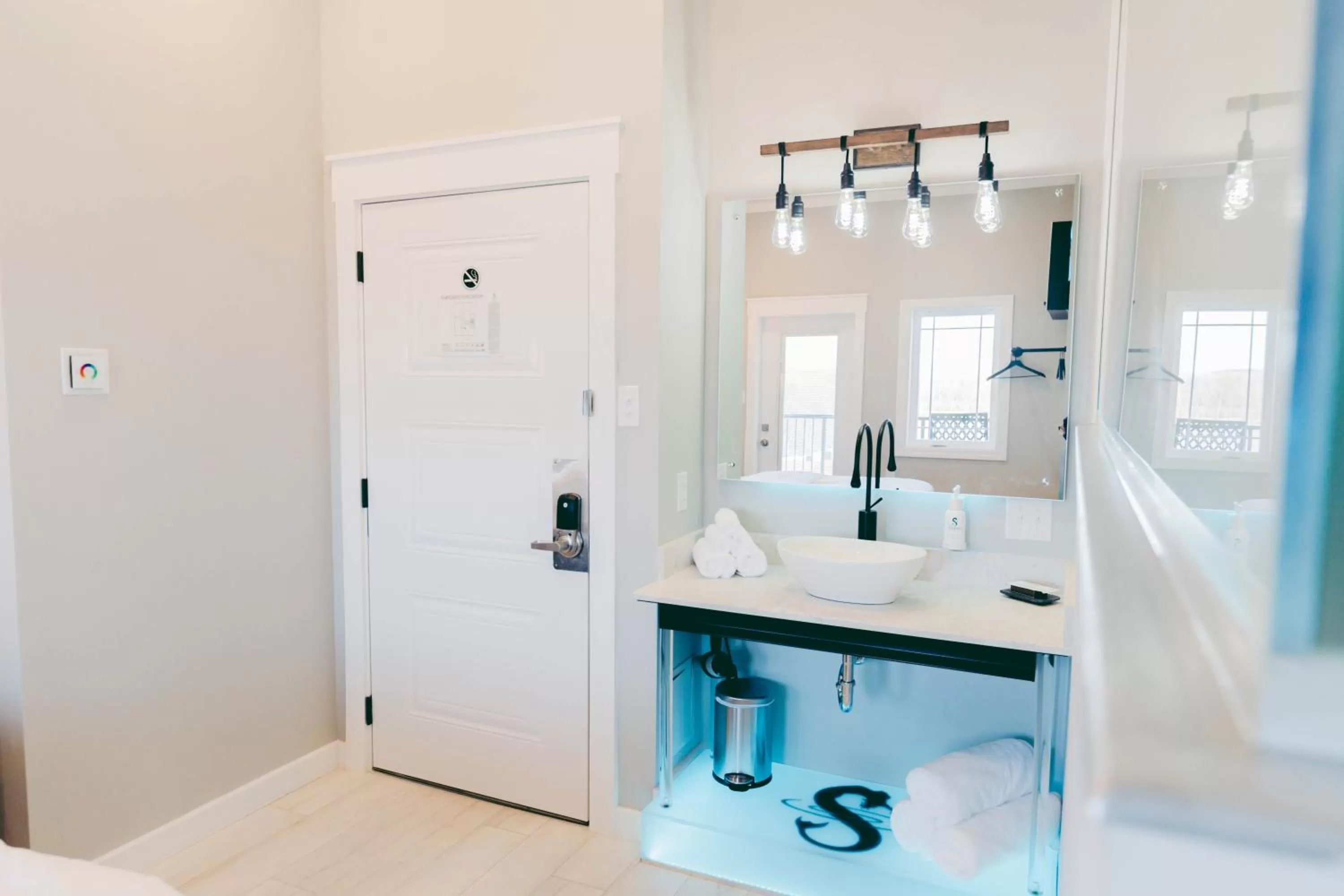 River Sirens Hotel-Contactless Check in Hotel