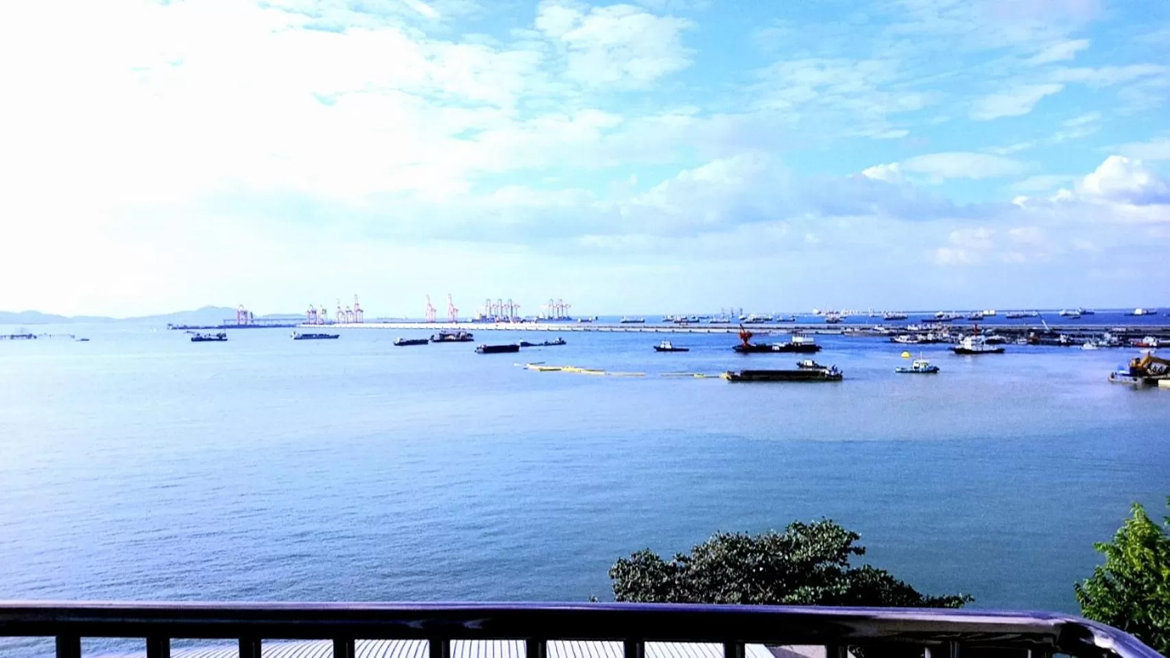 Sea view in โรงแรม ชาโตว์วิสต้า