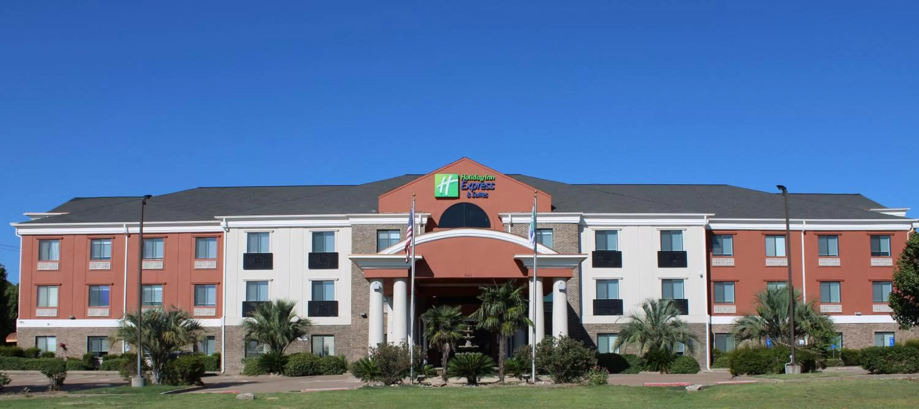 Property building in Holiday Inn Express Hotel and Suites Fairfield-North by IHG