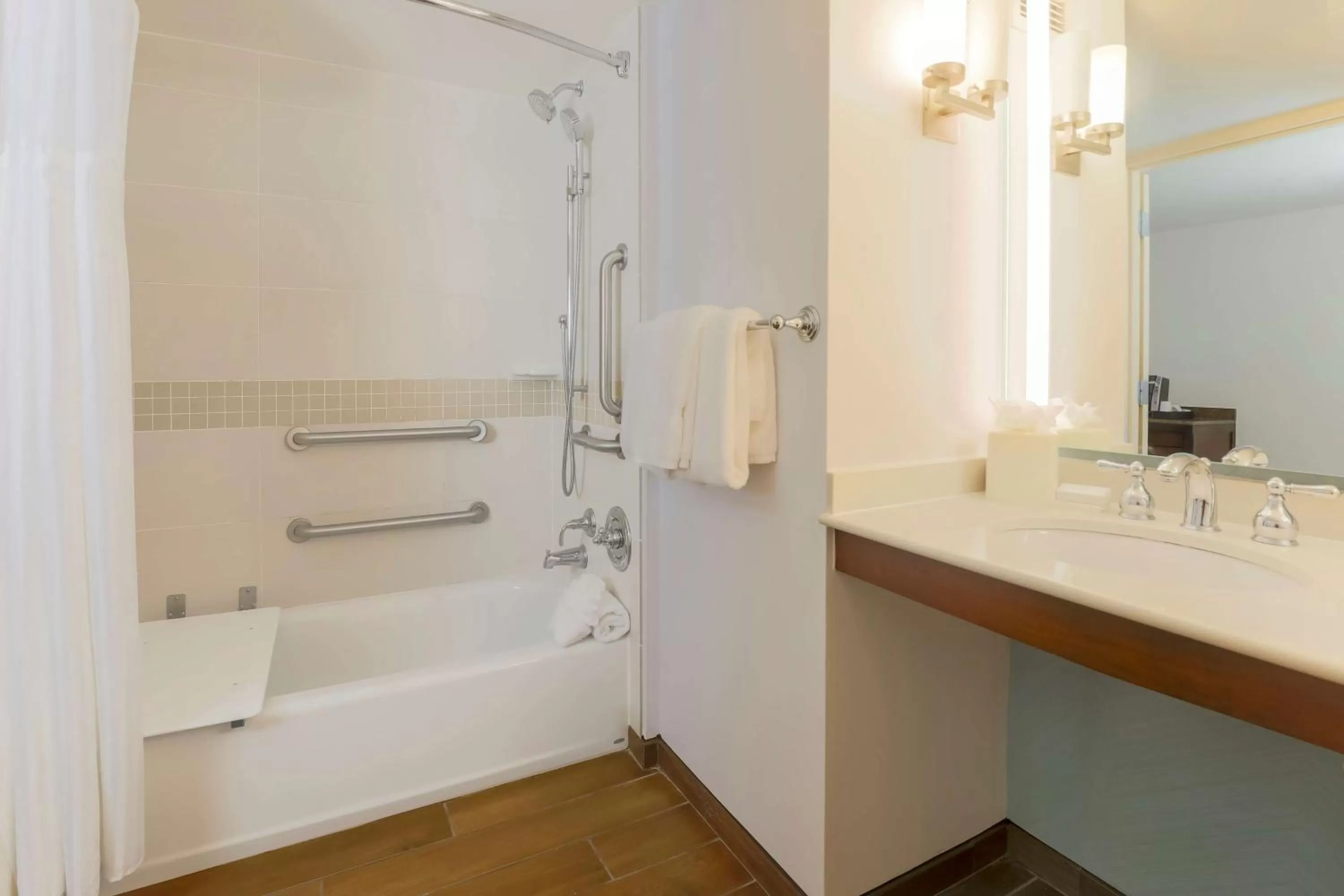 Bathroom in Hilton Garden Inn Raleigh-Durham/Research Triangle Park