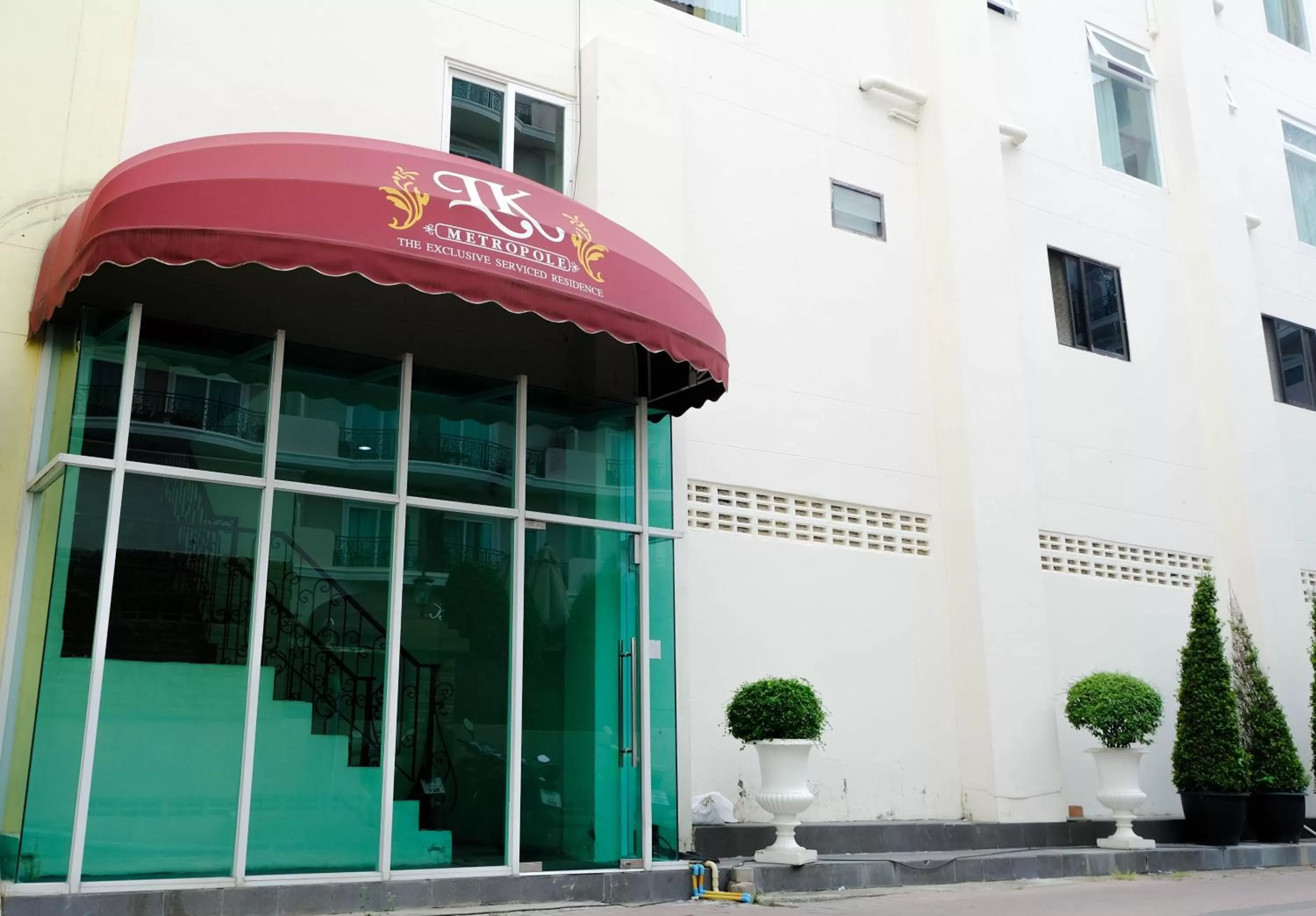 Facade/entrance in LK Metropole (Junior Wing)