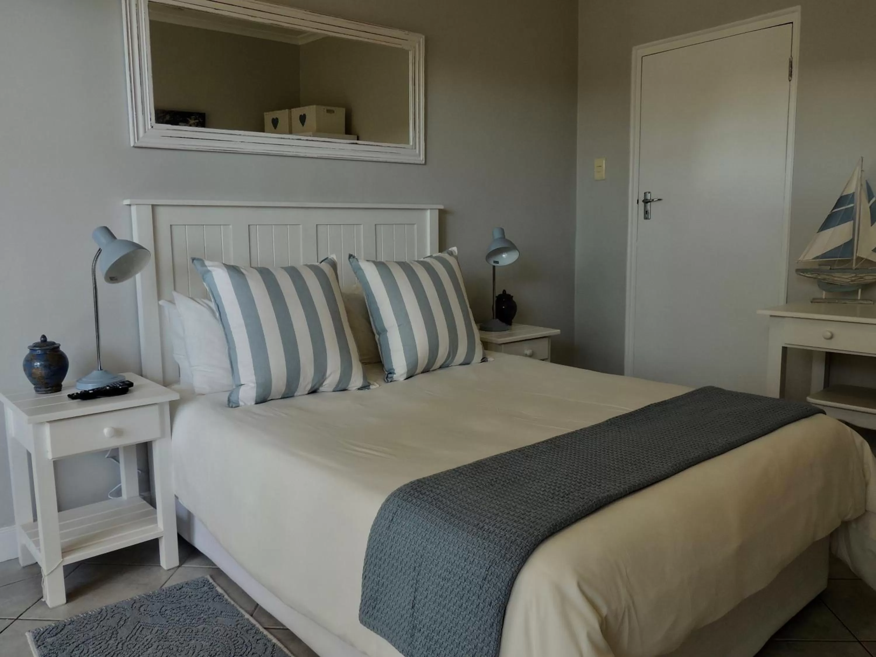 Photo of the whole room, Bed in La Mer Guesthouse