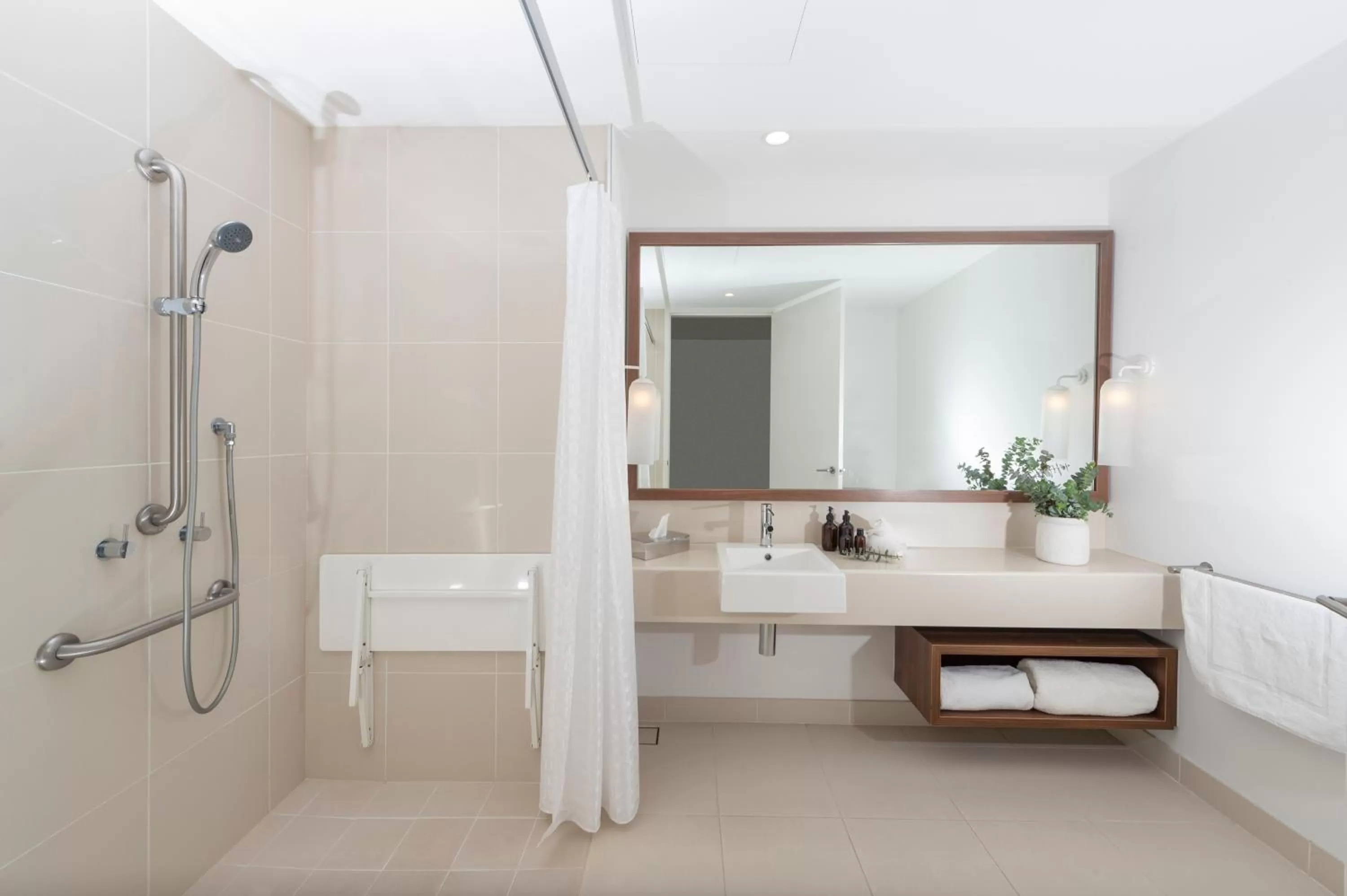 Urban Classic Accessible Twin in The Sands Torquay