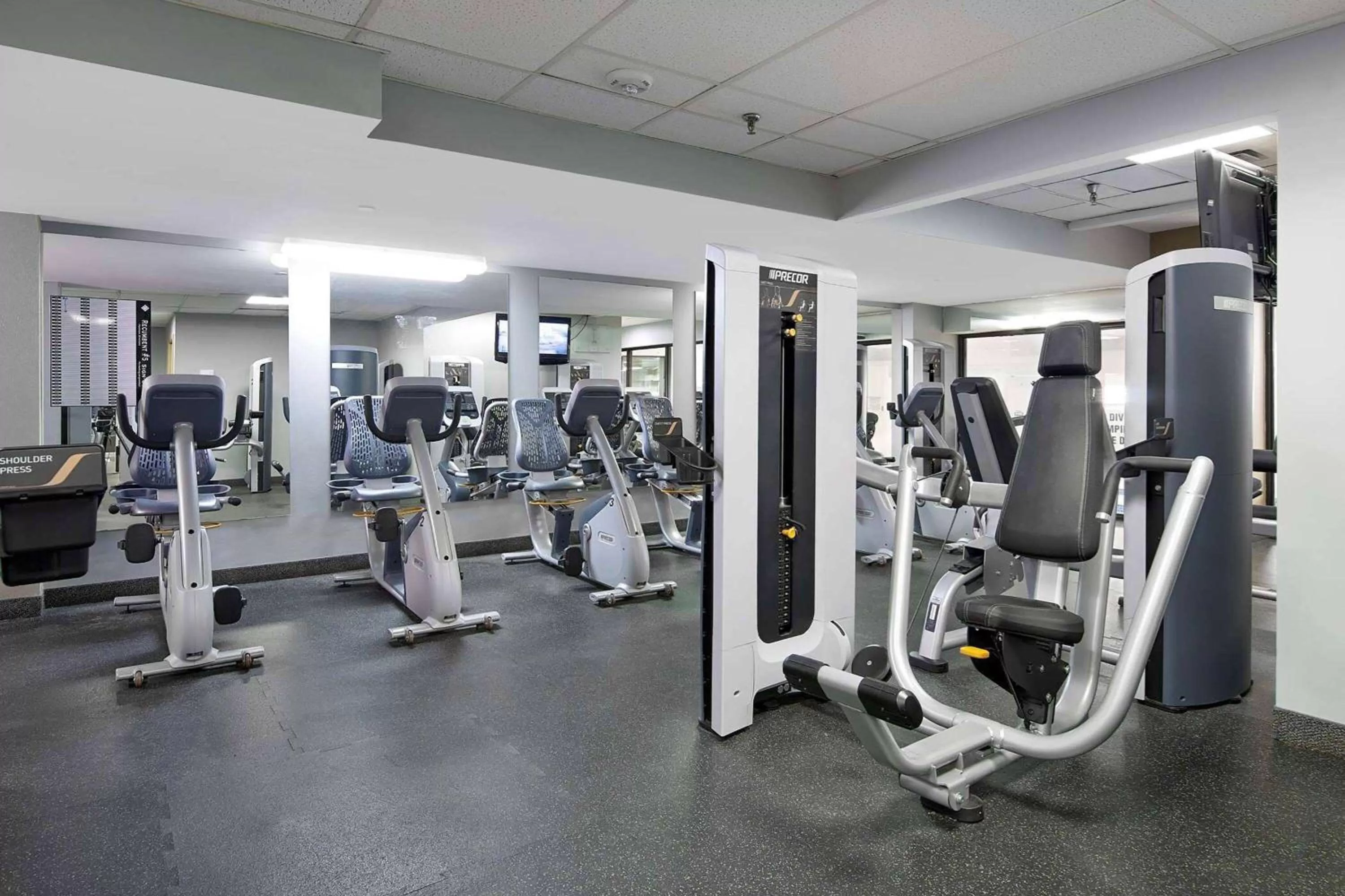 Fitness centre/facilities in Wyndham Edmonton Hotel and Conference Centre