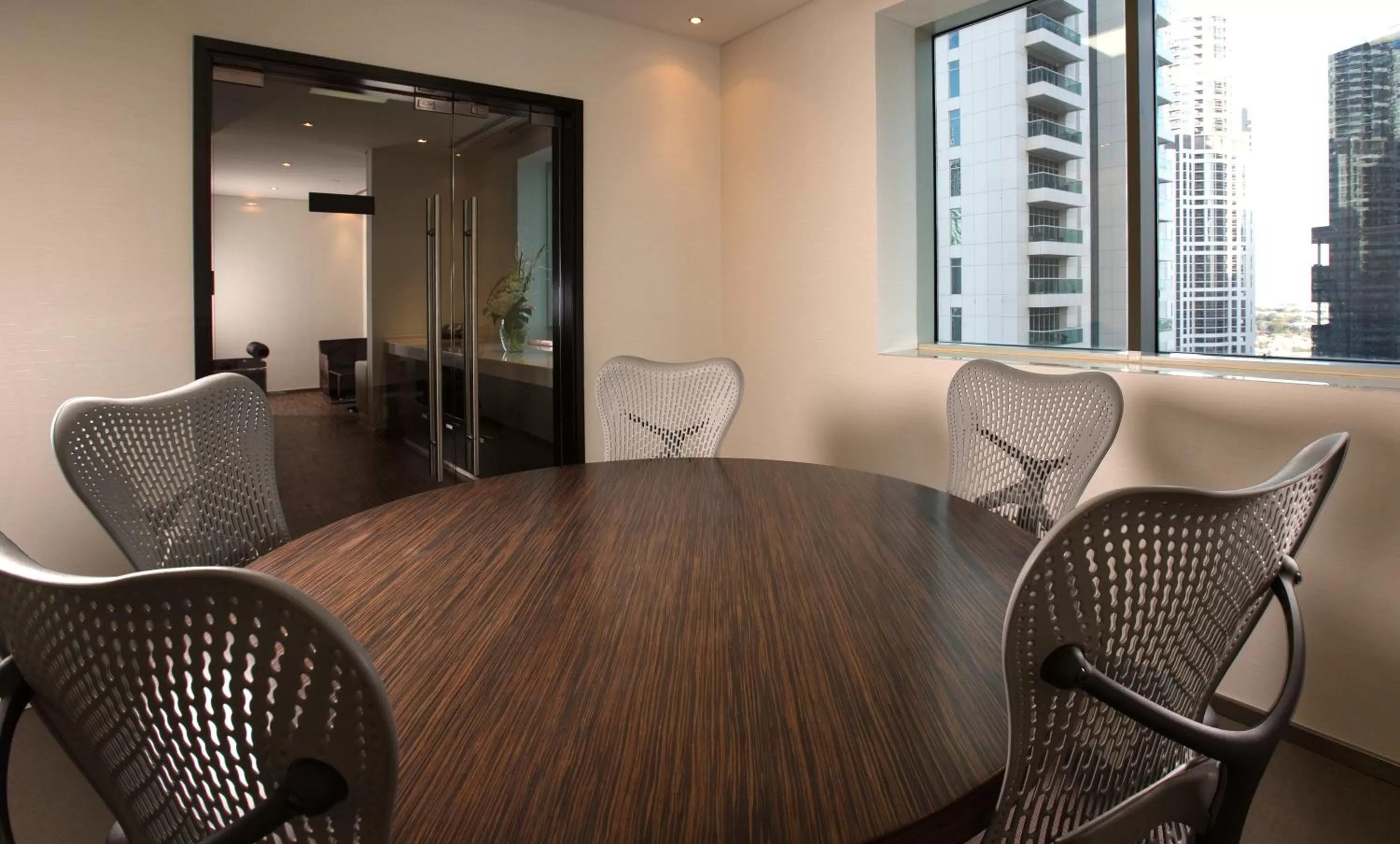 Dining area in Pullman Dubai Jumeirah Lakes Towers