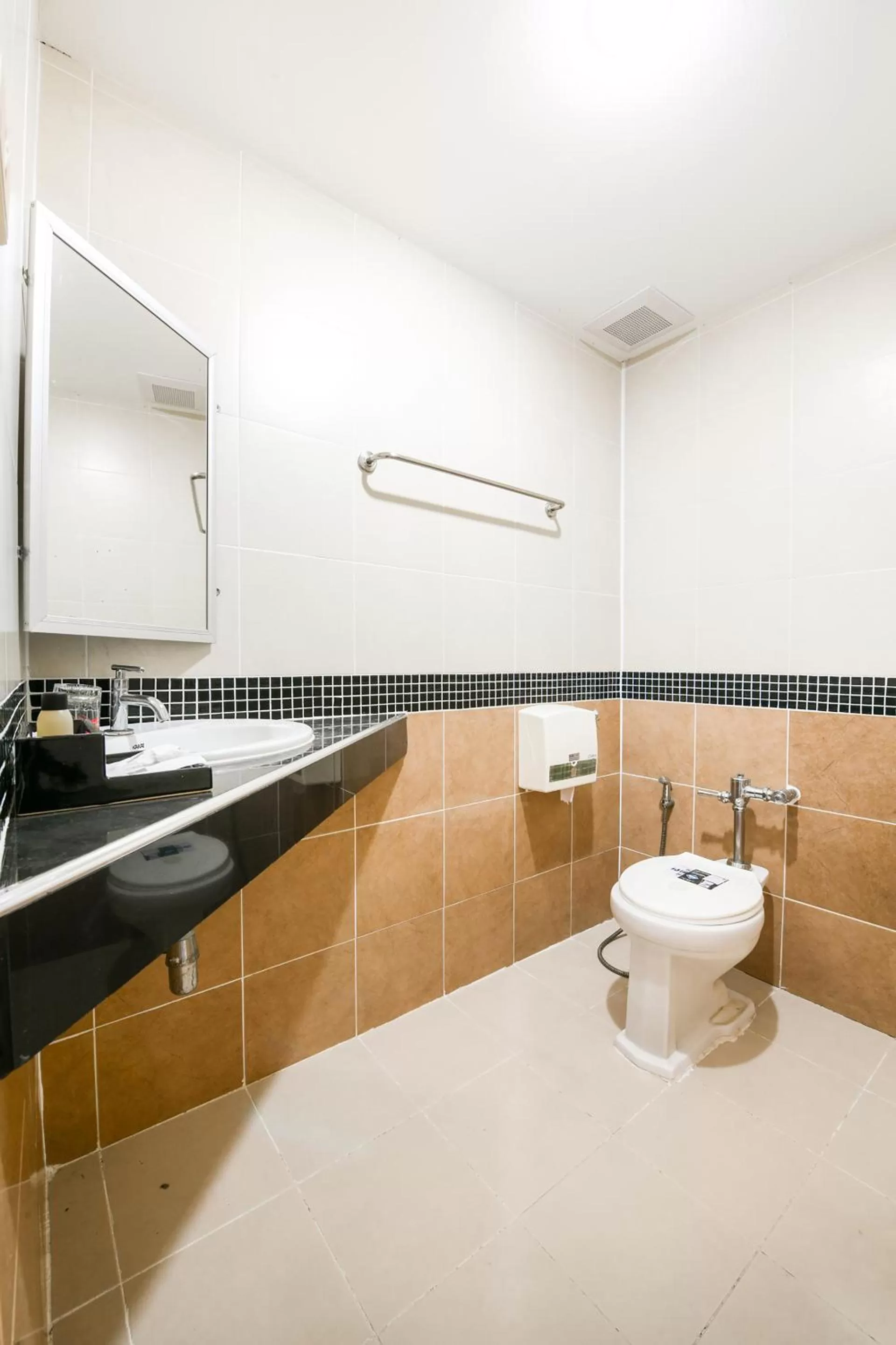 Superior Double Room in Suppamitr Villa Hotel