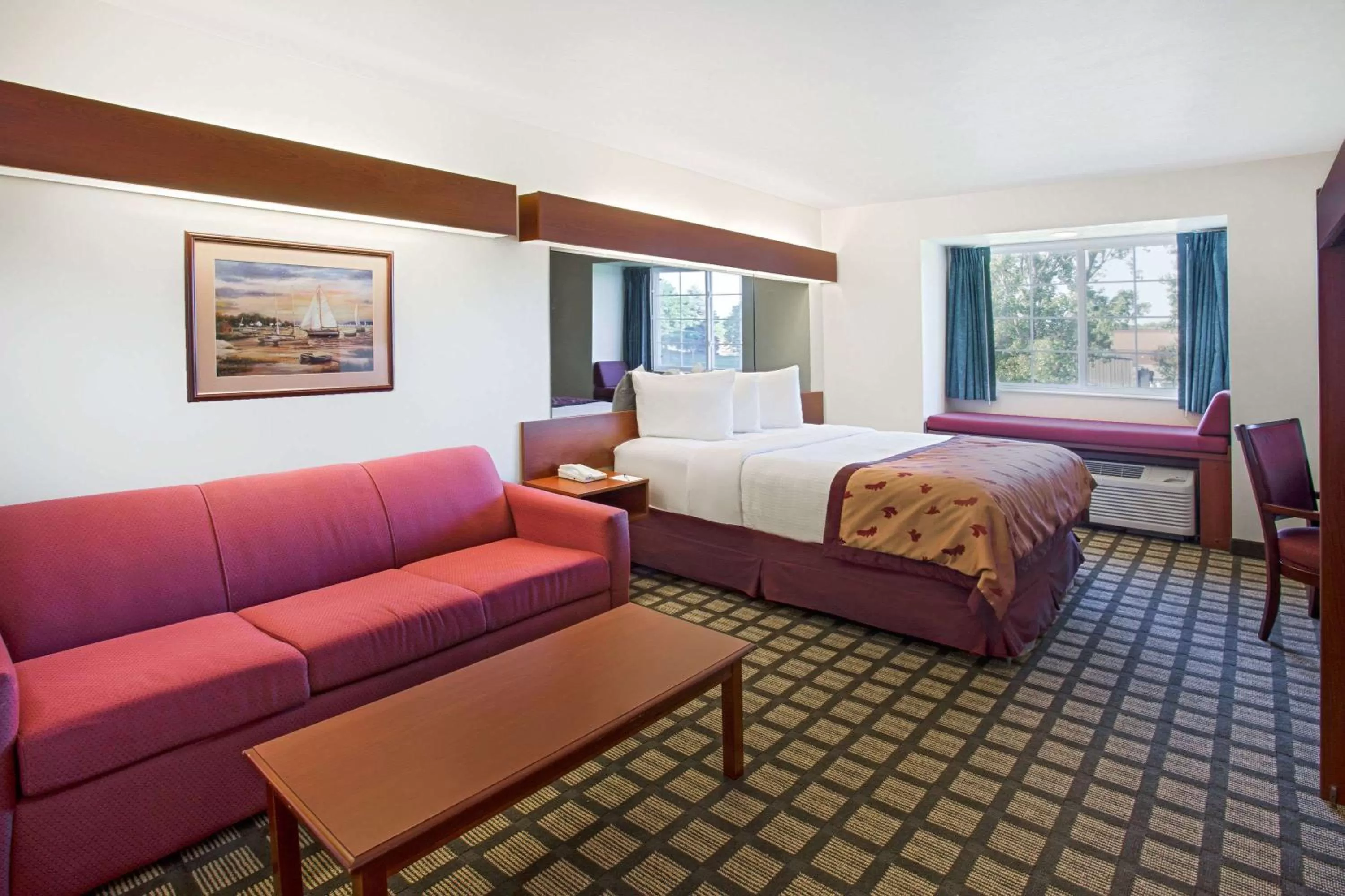 Photo of the whole room, Bed in Microtel Inn & Suites by Wyndham Holland