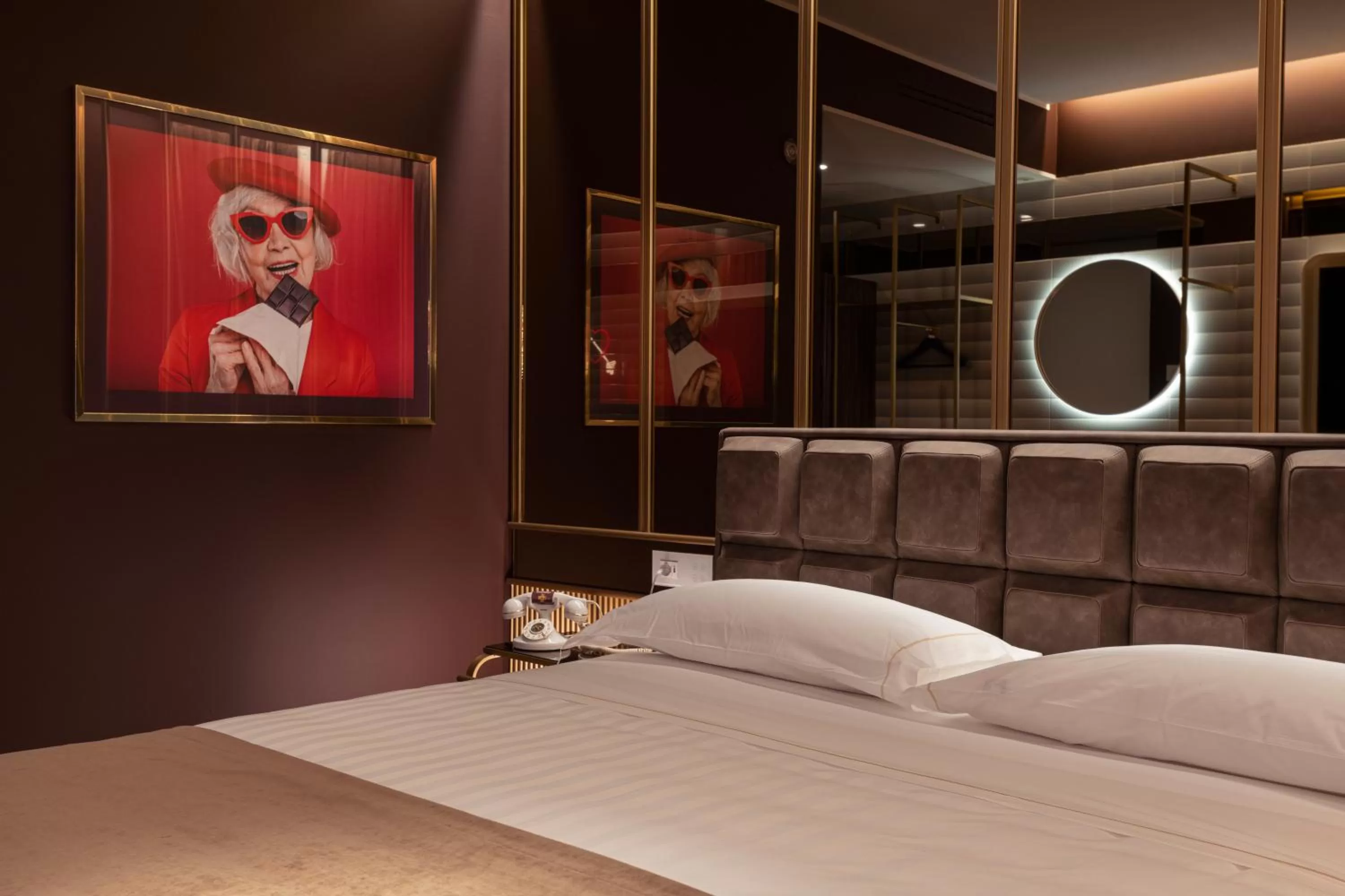 Decorative detail, Bed in ODSweet Duomo Milano Hotel