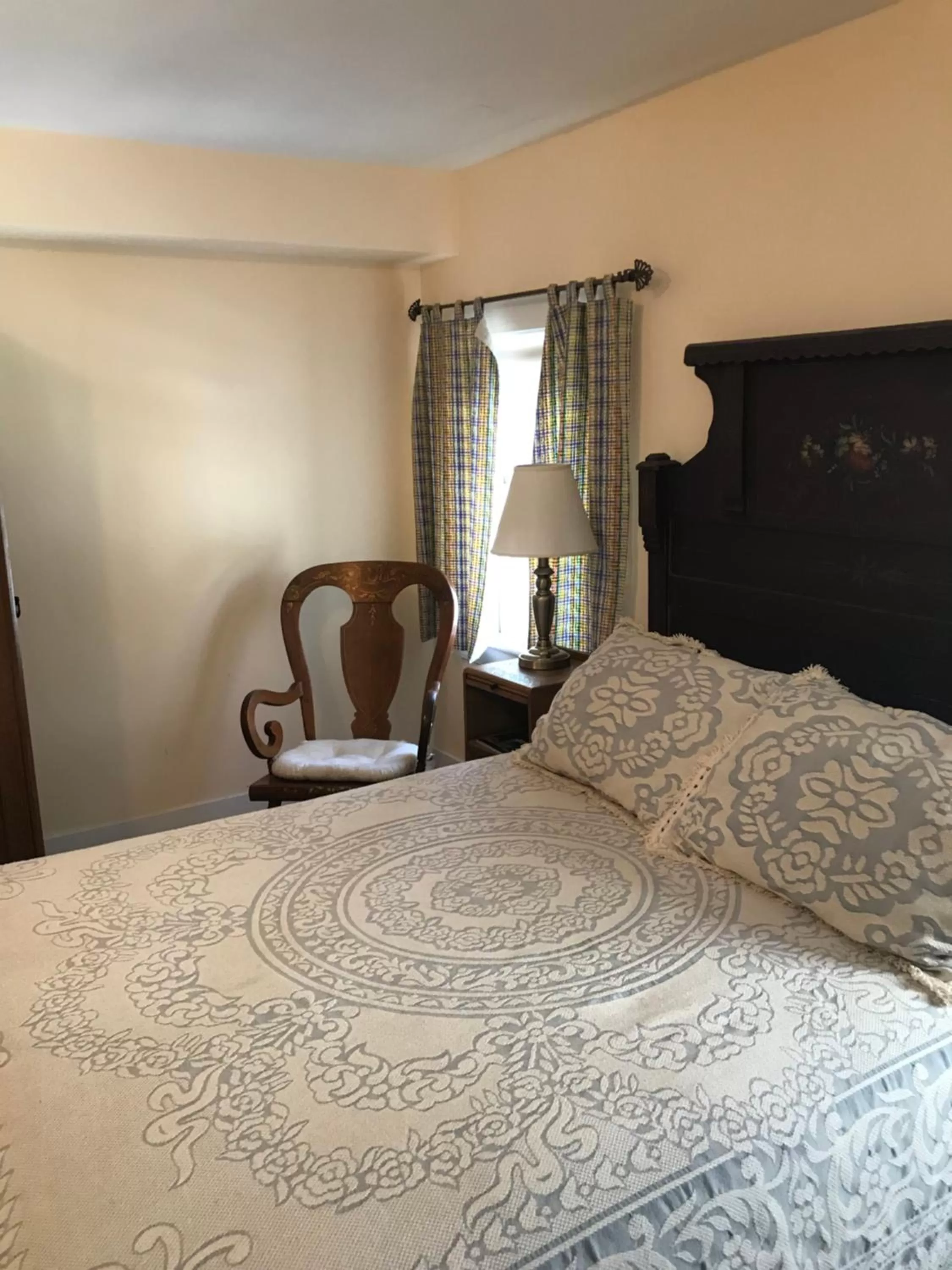 Bed in Maple Hill Farm Bed & Breakfast