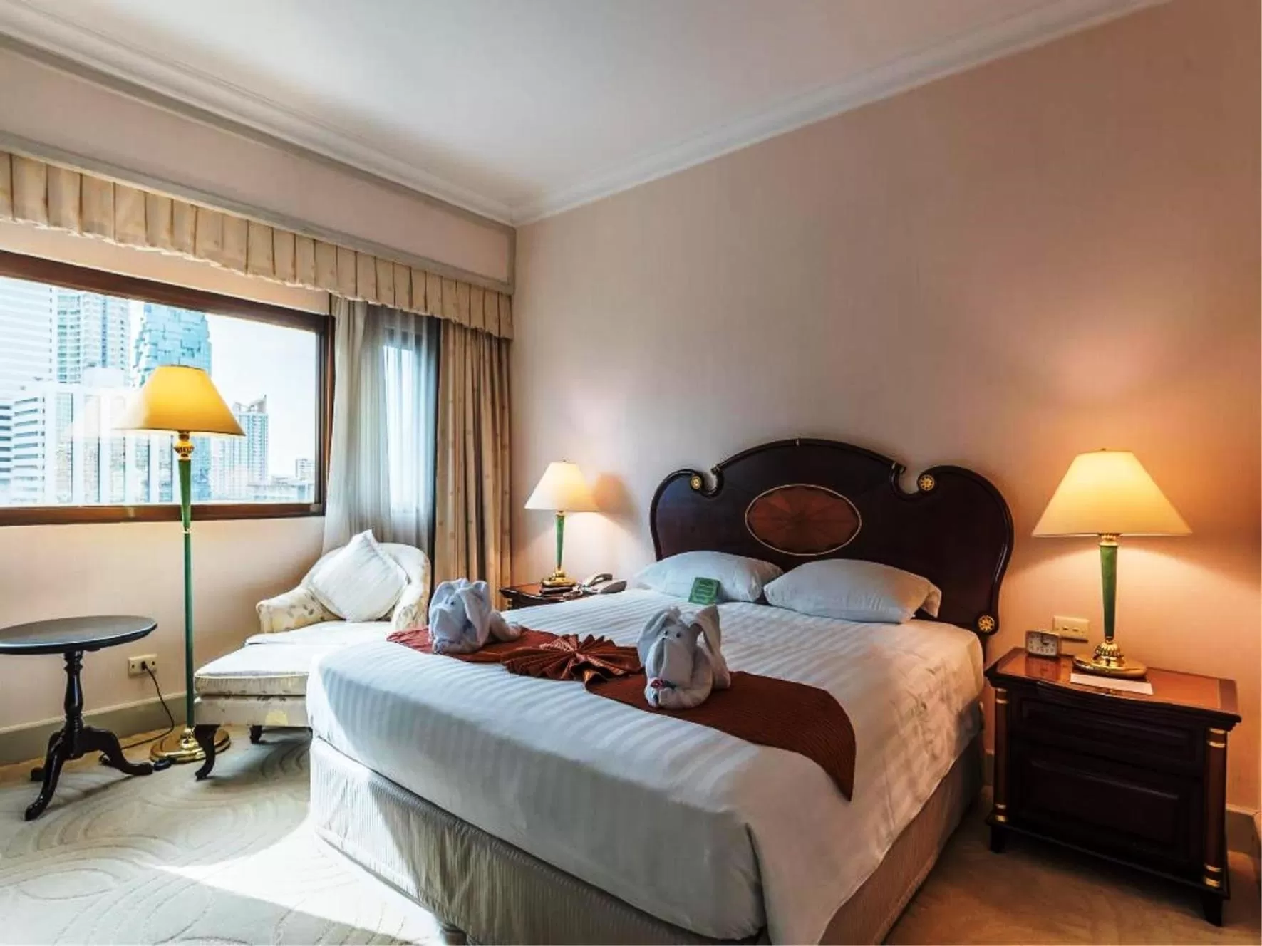Bedroom in Evergreen Laurel Hotel Bangkok
