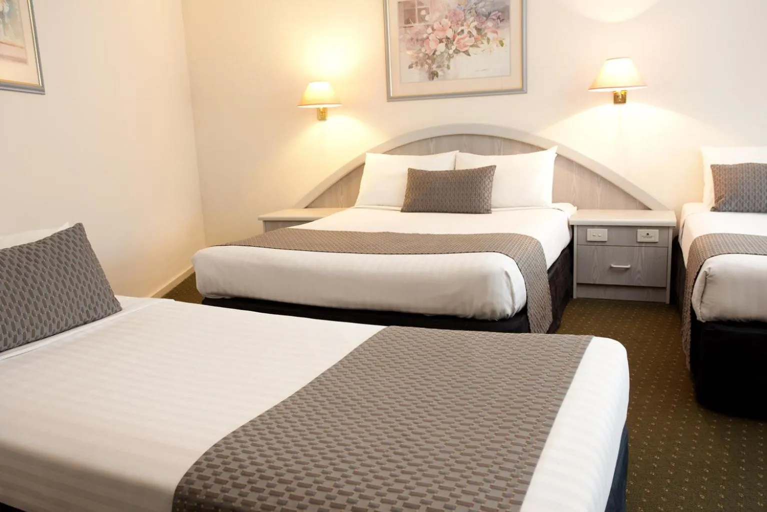 Bed in Adelaide Royal Coach