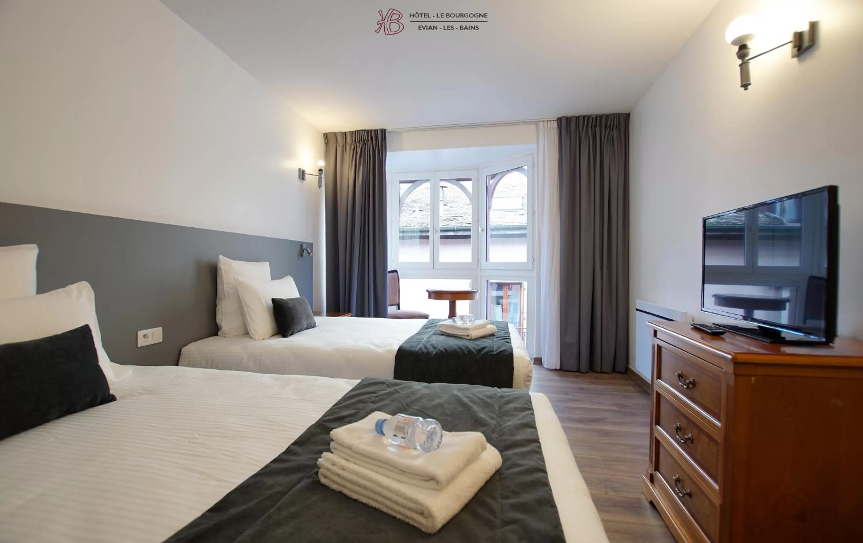 Bed in Hotel Le Bourgogne