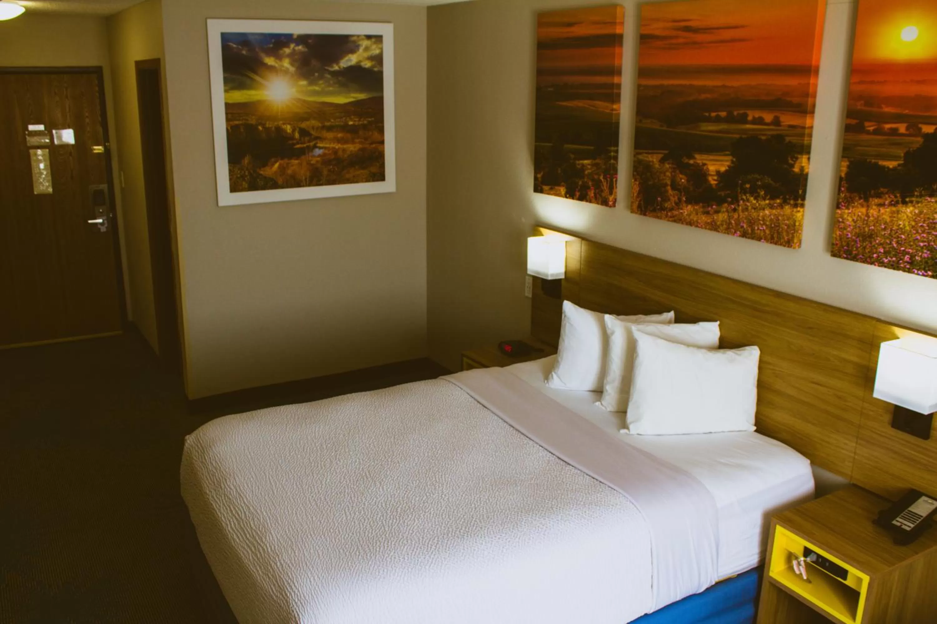 Bed in Days Inn by Wyndham Colby