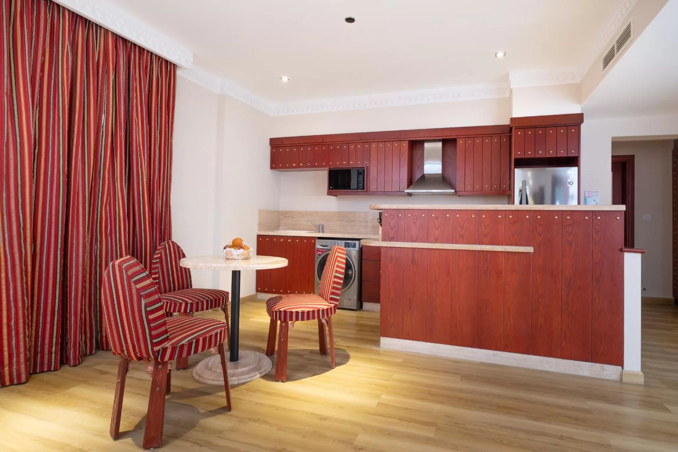 Kitchen or kitchenette in Al Liwan Suites Rawdat Al Khail