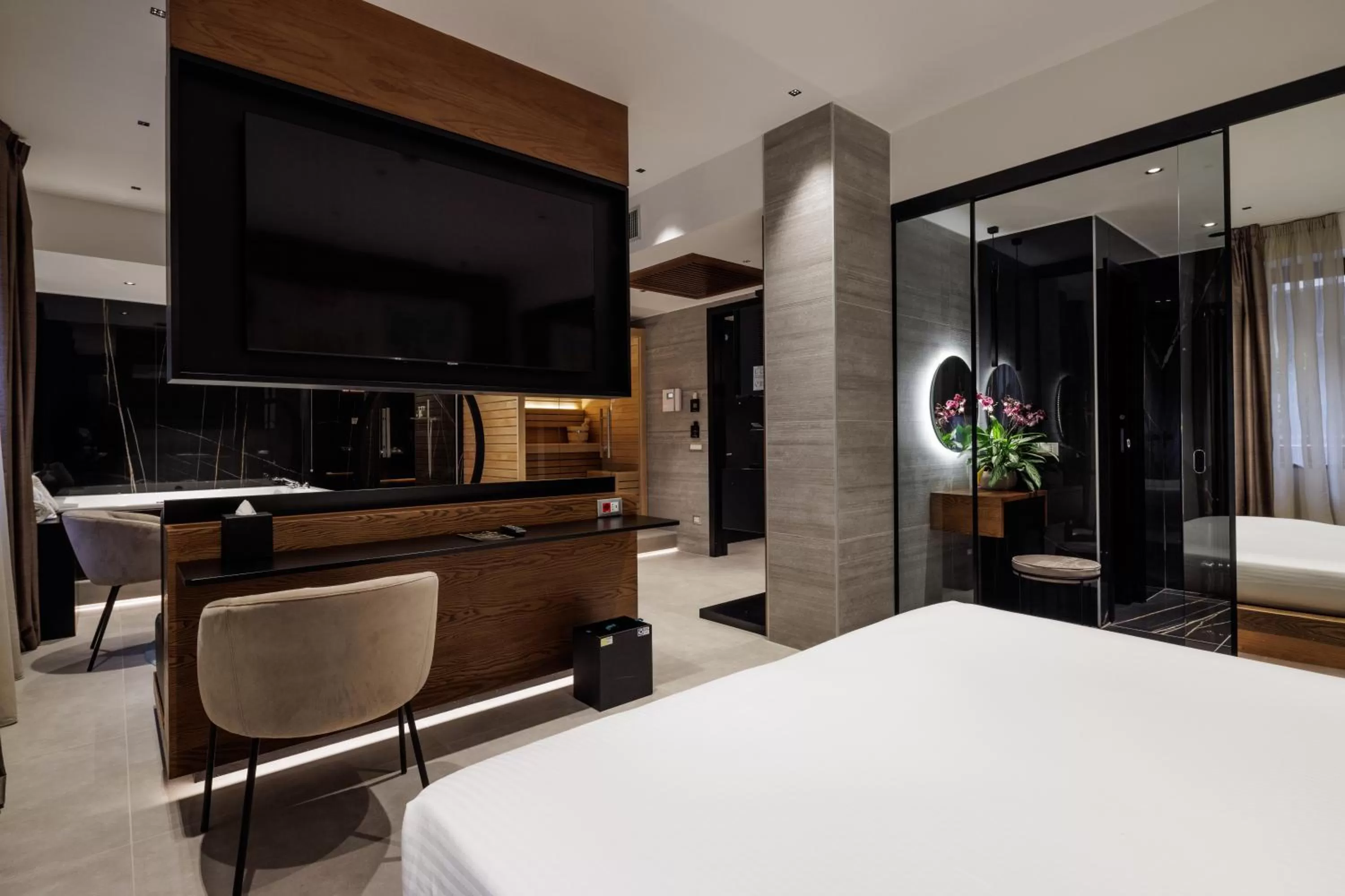 Sauna, Bed in The Corner Duomo Hotel