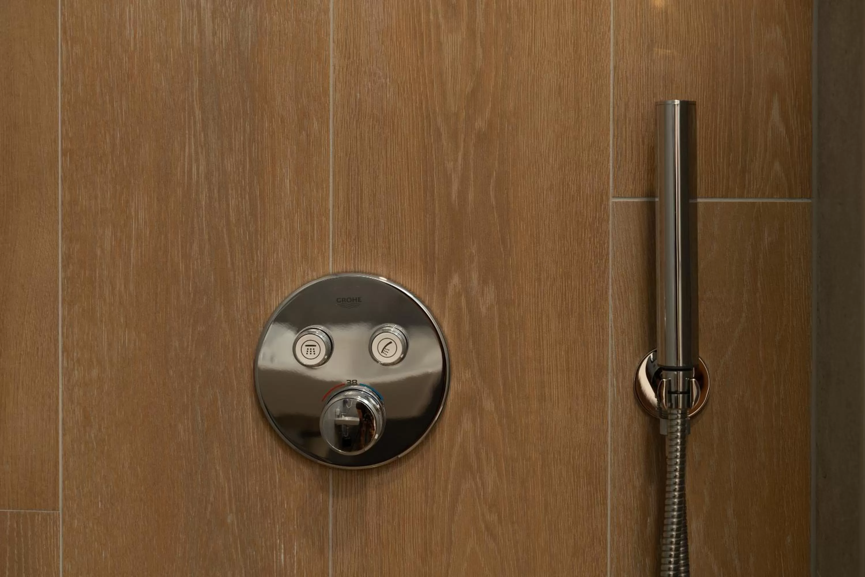 Shower in Ornament Hotel and Apartments