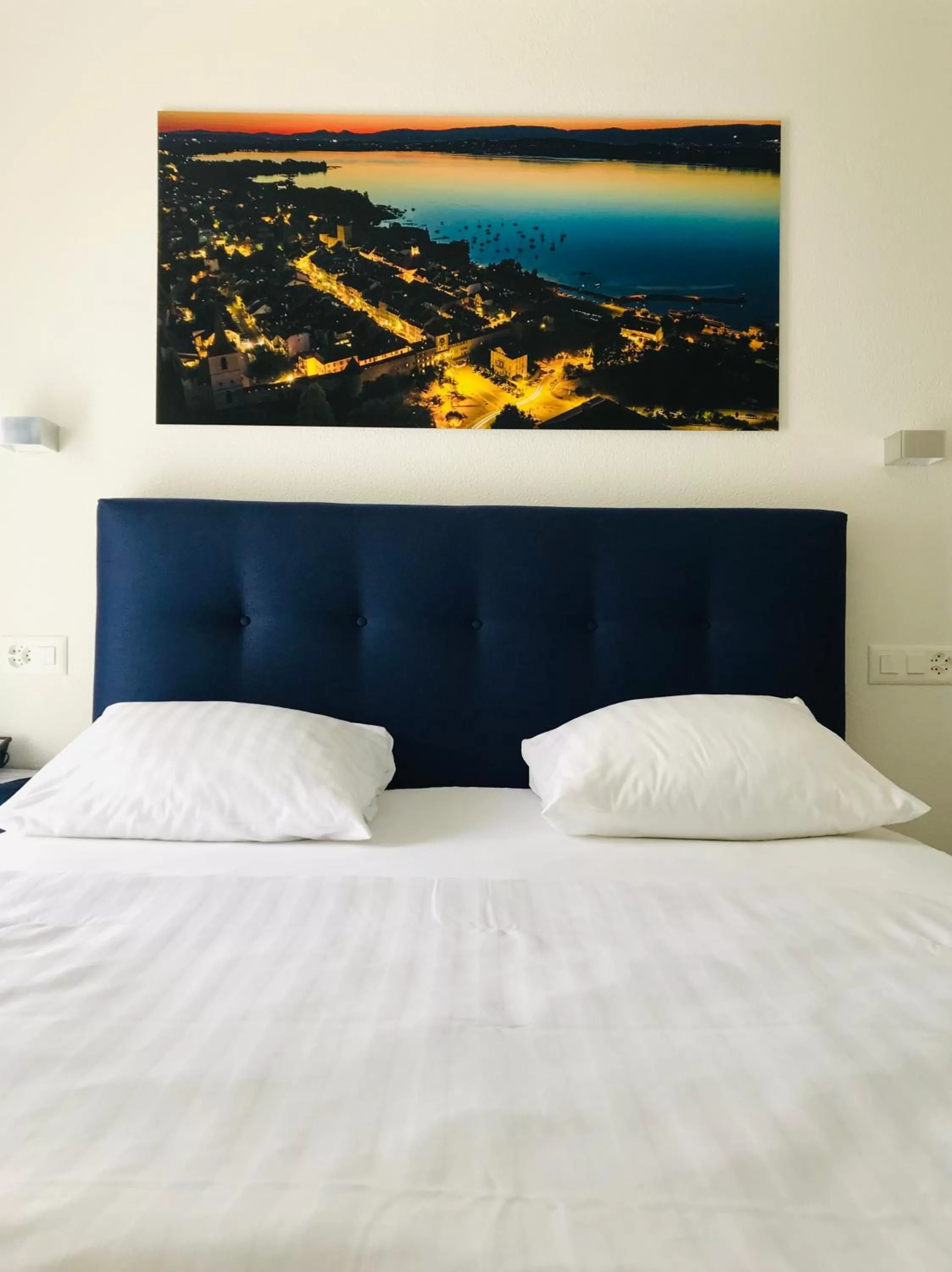 Bedroom, Bed in Hotel Murtenhof & Krone