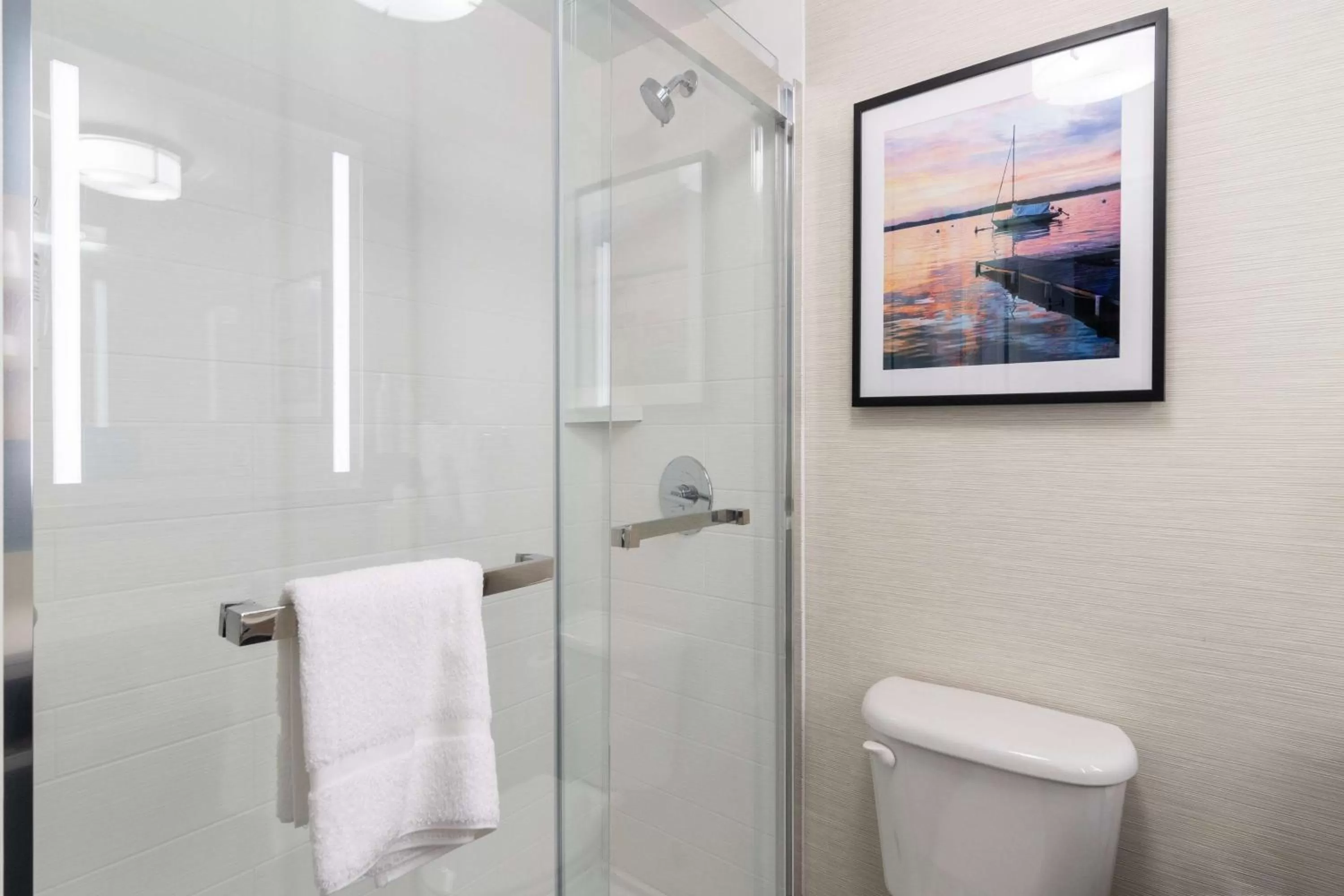 Bathroom in Hilton Garden Inn Madison West/Middleton