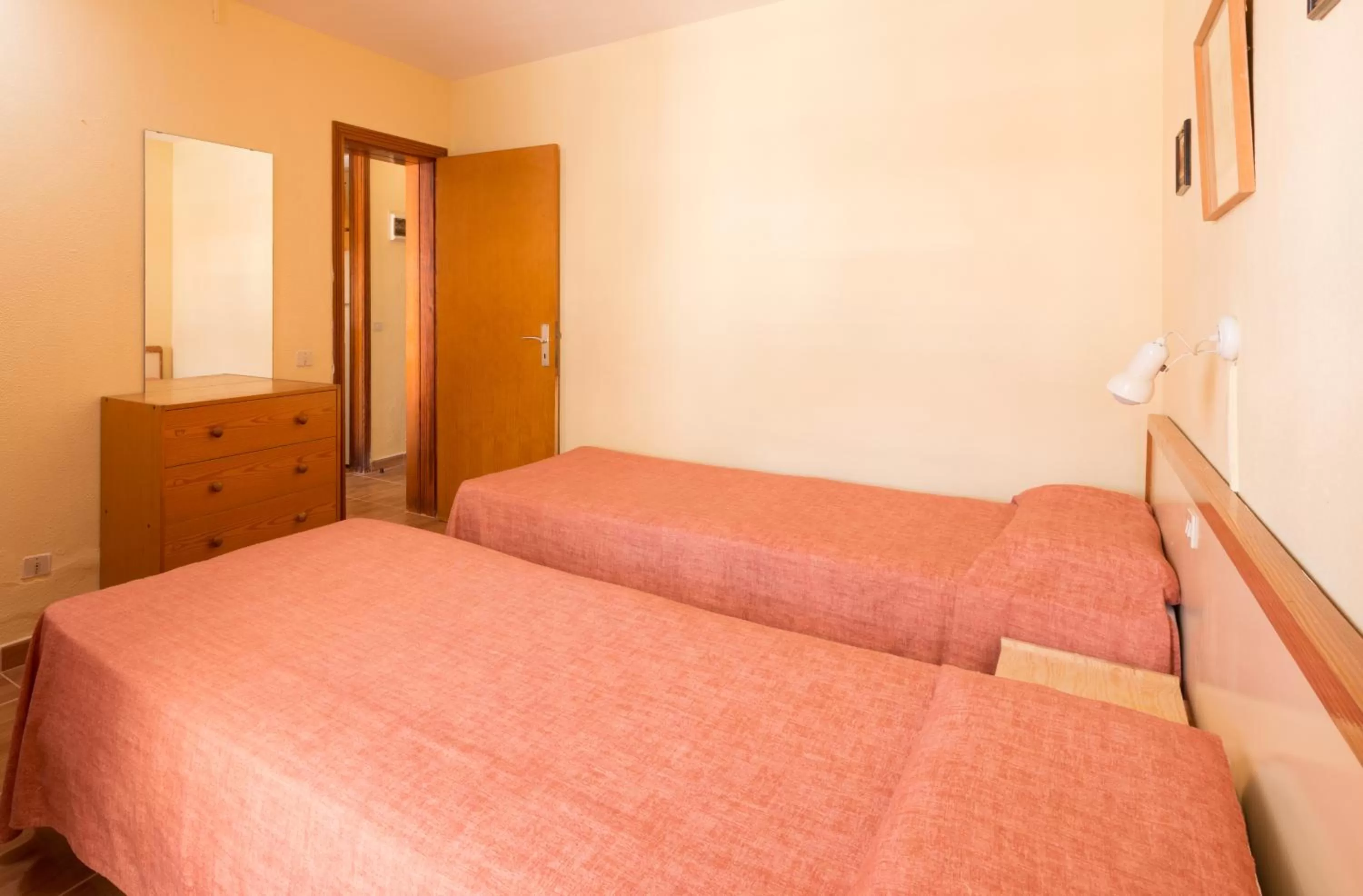 Bedroom, Bed in Apartamentos Tinerfe Garden