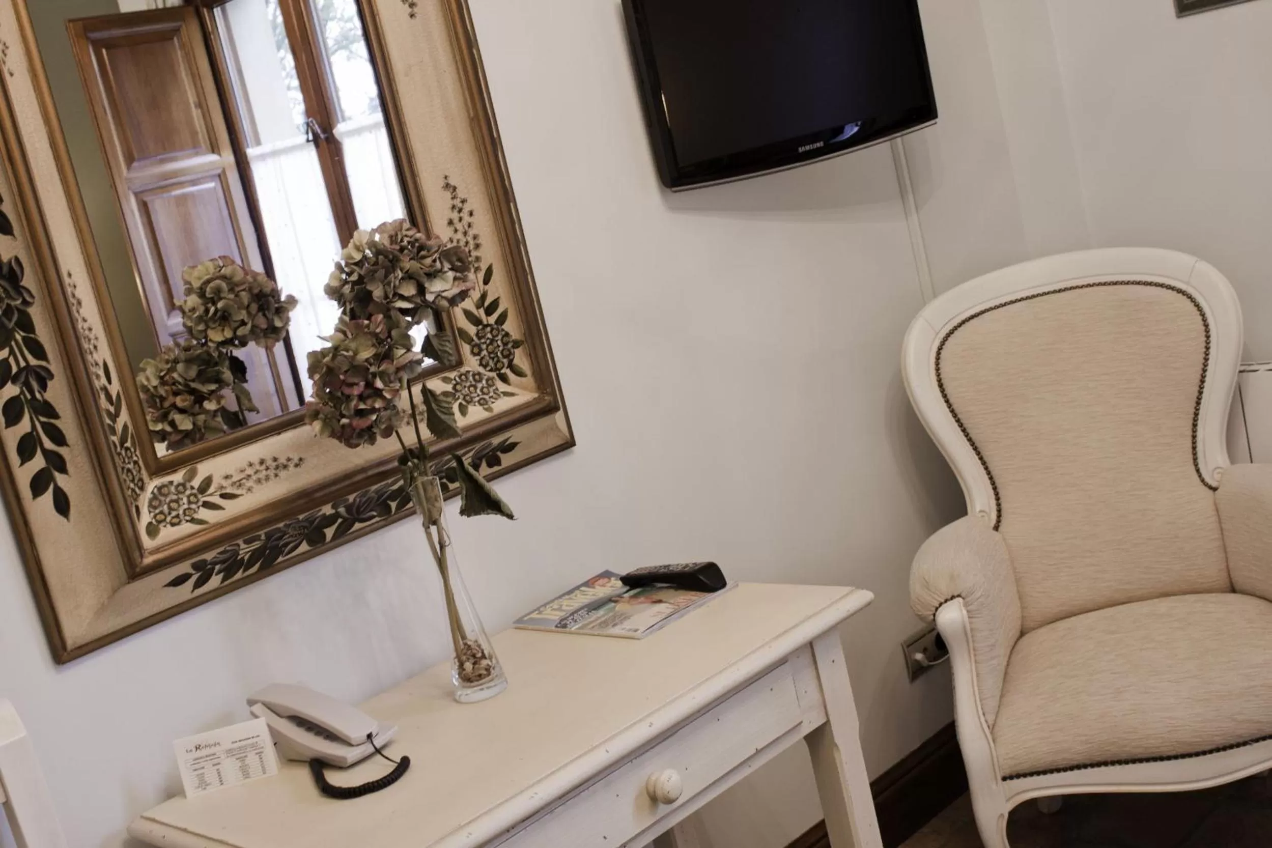 Seating area in Hotel Posada La Robleda