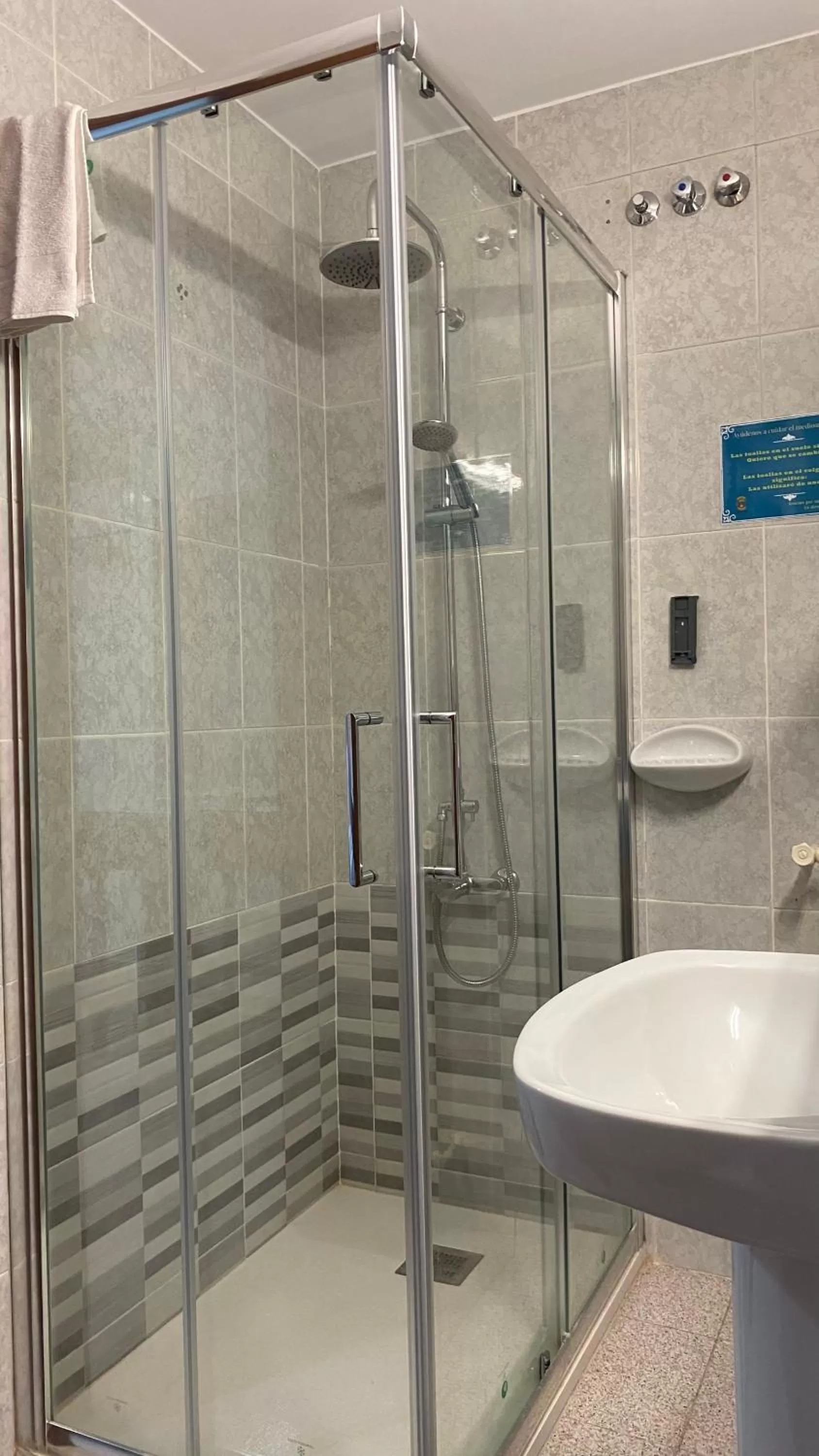 Shower in Rincón Extremeño