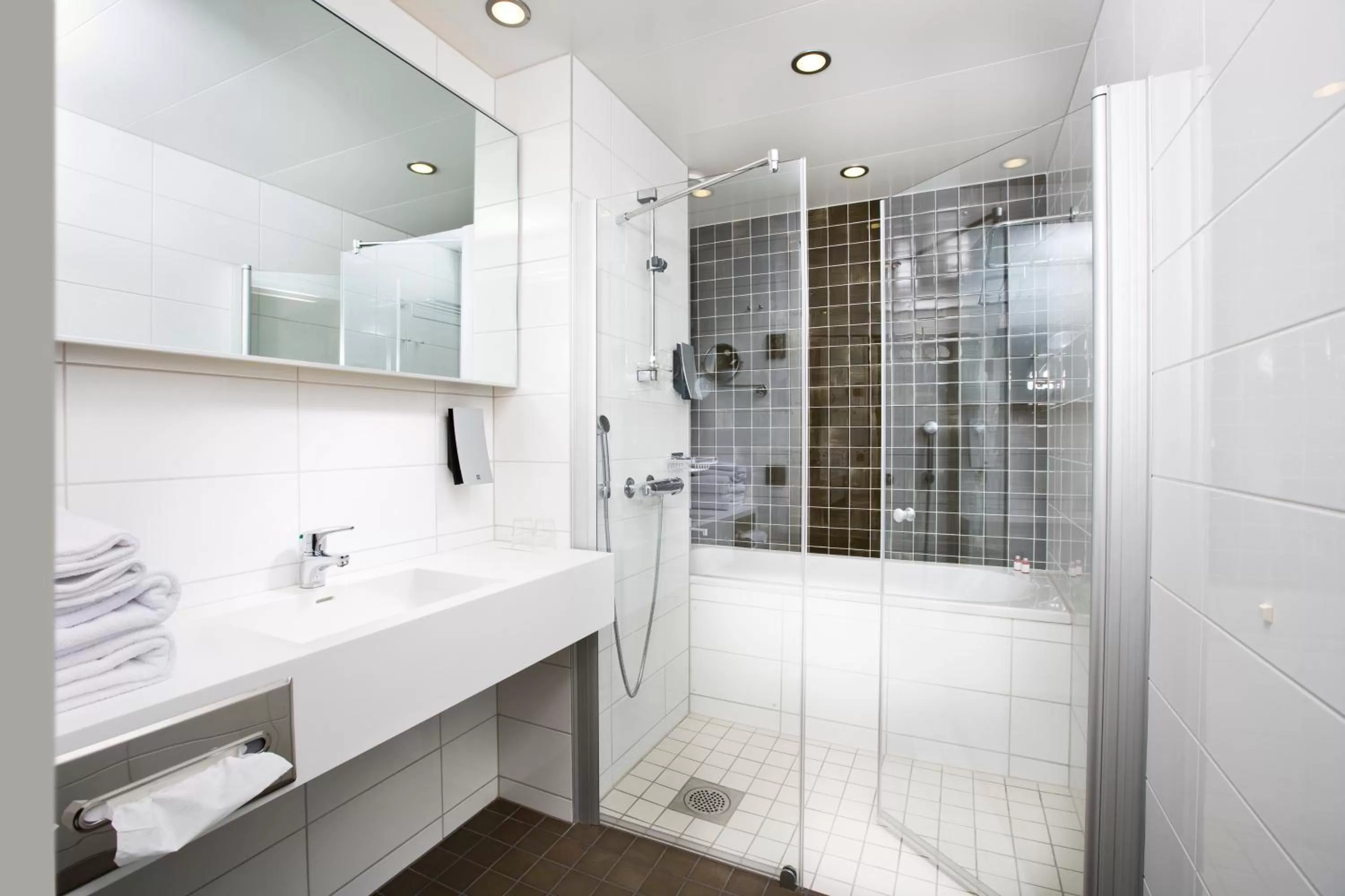 Bathroom in Original Sokos Hotel Vaakuna Joensuu