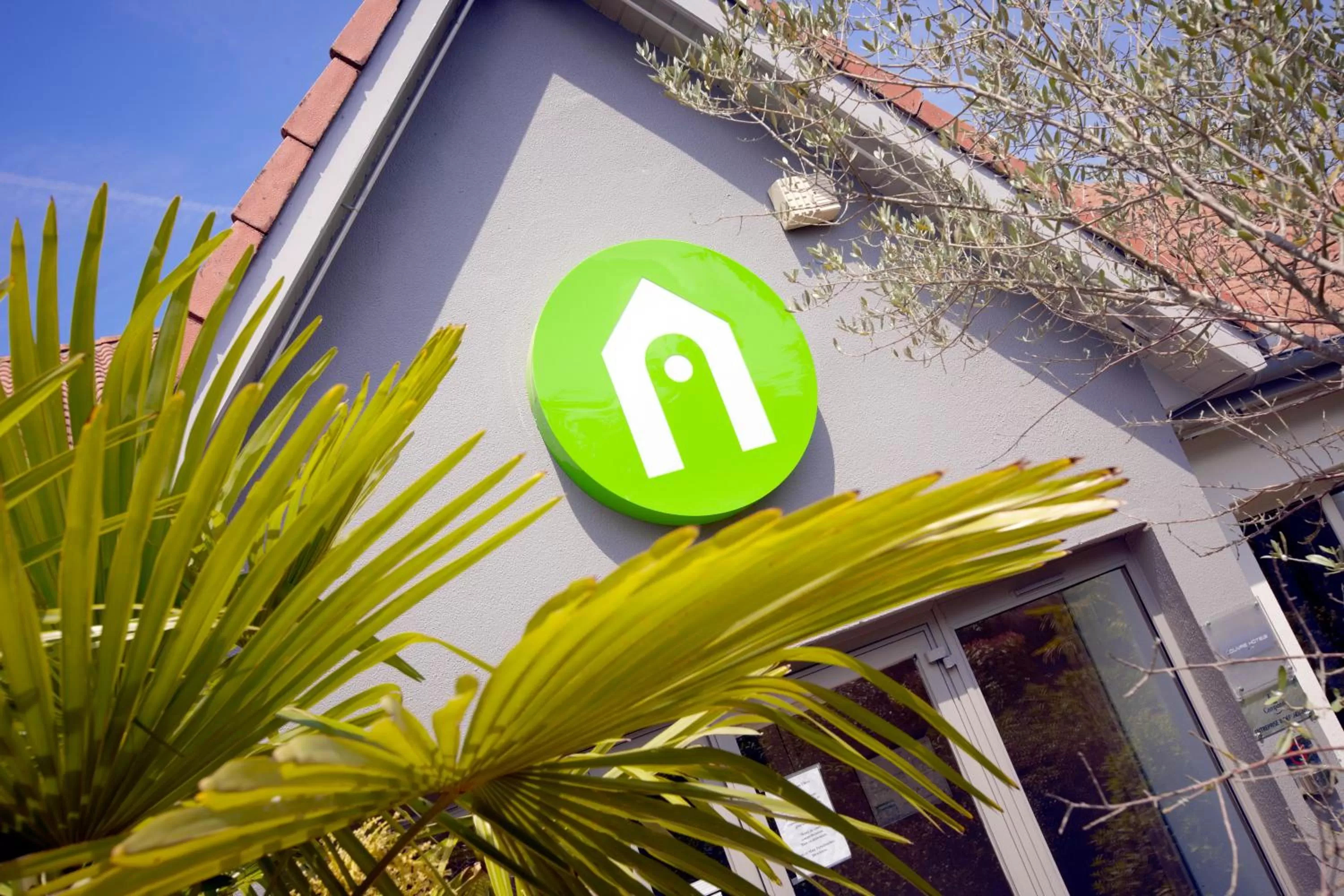 Facade/entrance in Campanile Hôtel Auch