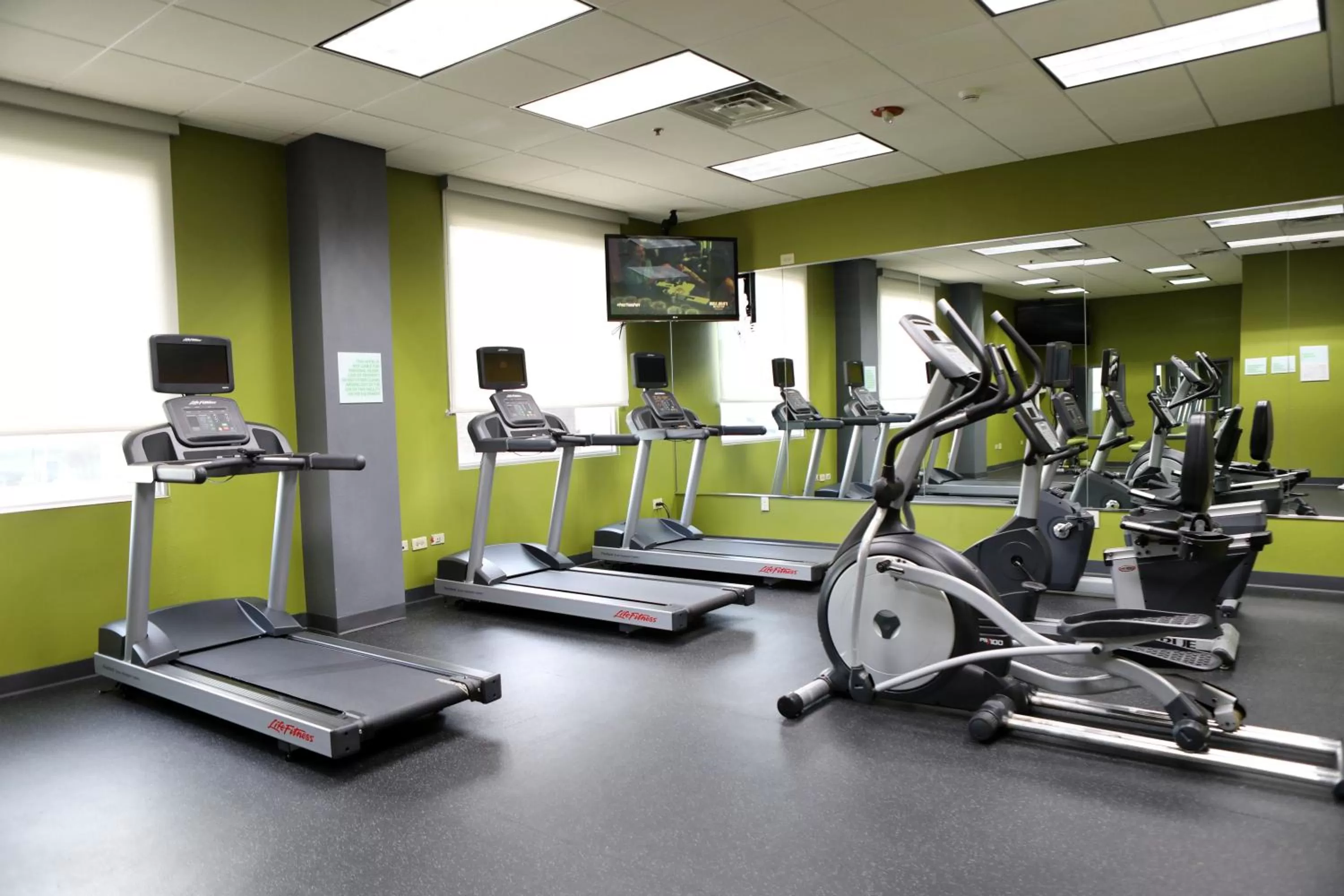 Fitness centre/facilities in Holiday Inn O'Hare Area by IHG