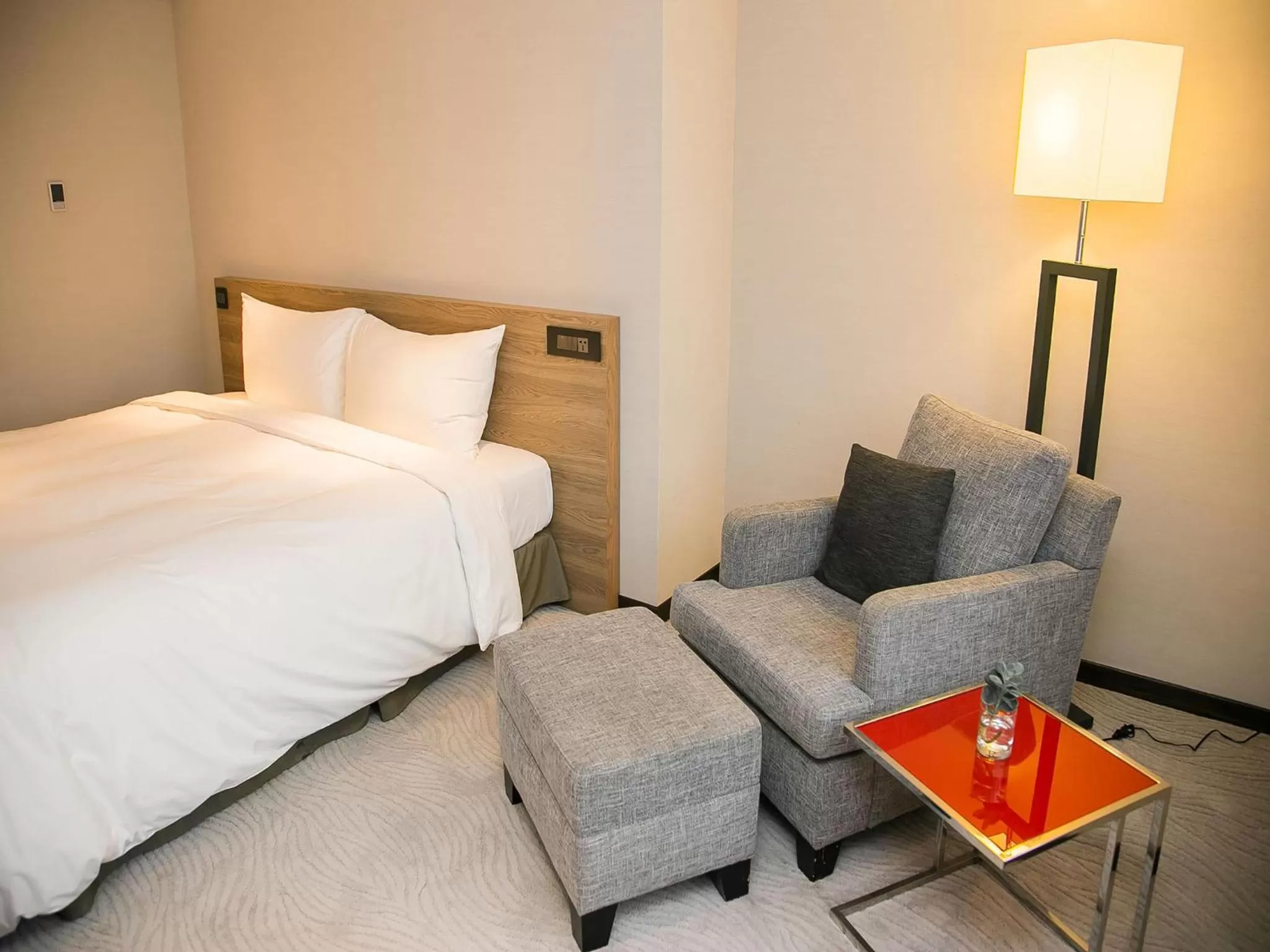 Decorative detail, Bed in Royal Inn Taipei Nanxi - MRT Zhongshan Station