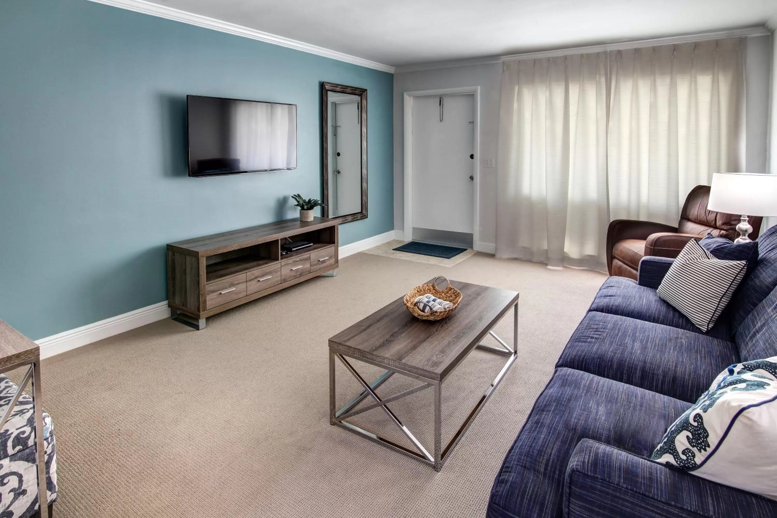 Living room in May-Dee Suites in Florida