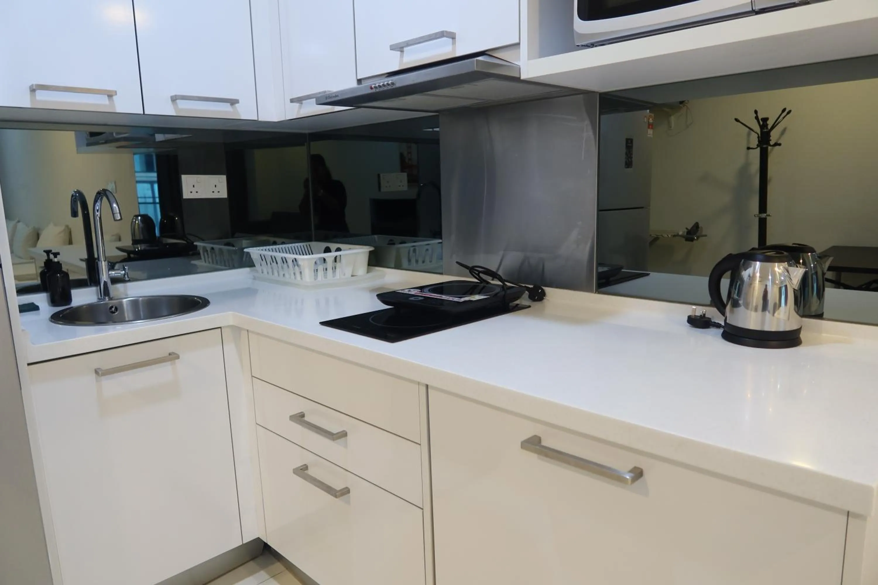 Kitchen or kitchenette in Summer Suites Residences by Subhome