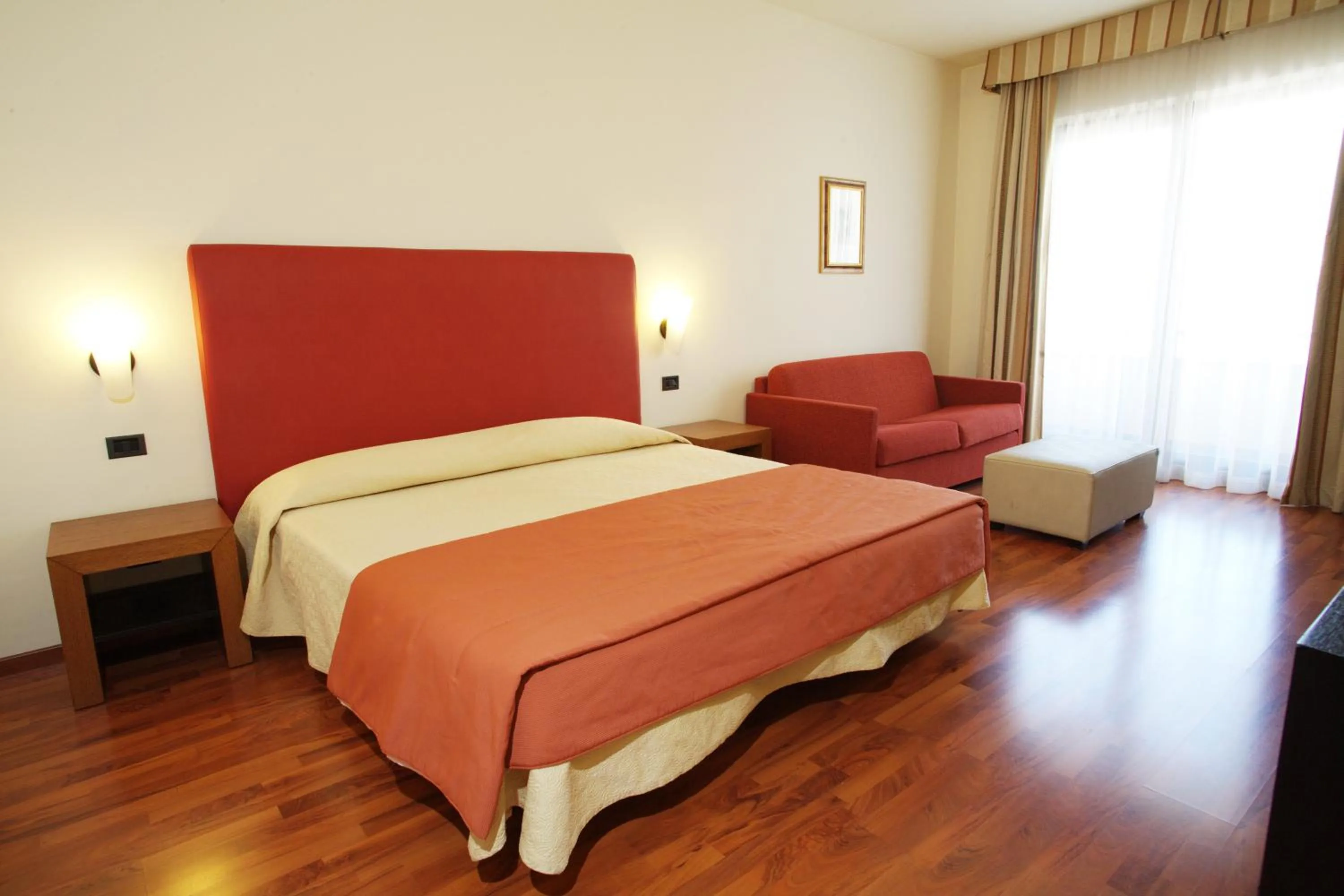 Photo of the whole room, Bed in Hotel Cristallo di La Rosetta Srl