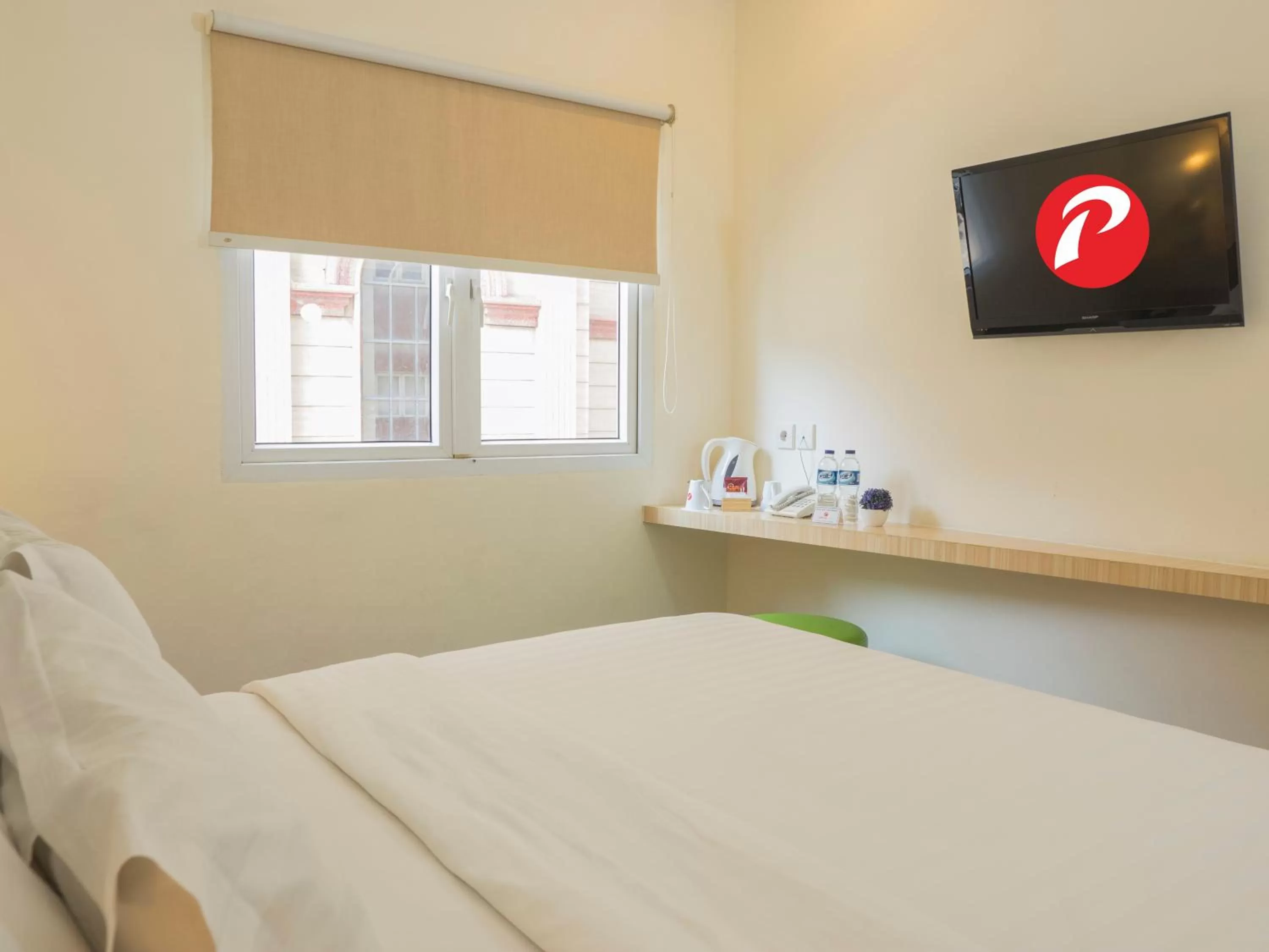 TV and multimedia, Bed in d'primahotel WTC Mangga Dua